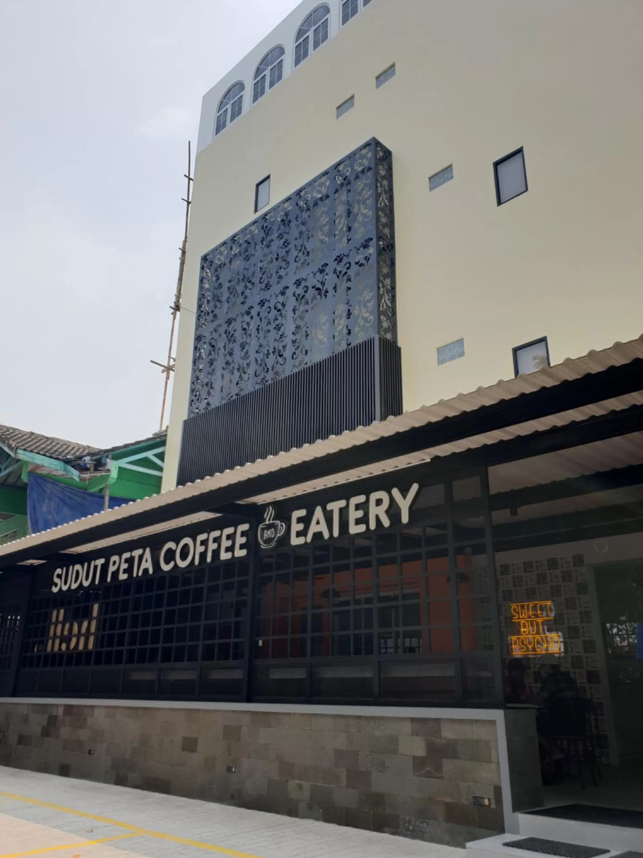 Restaurant/places to eat in Sambina Prime