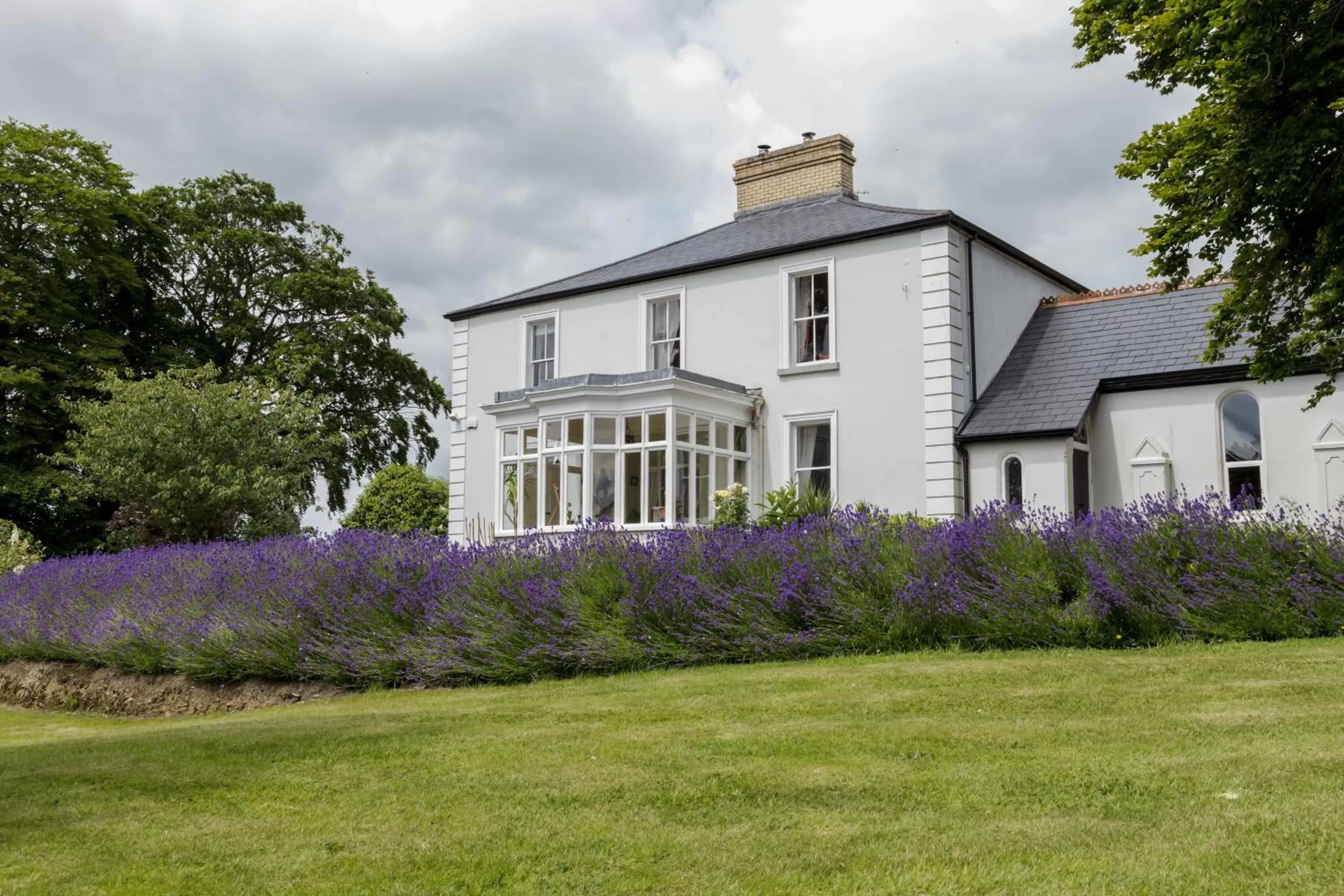 Facade/entrance, Property Building in College Hill House