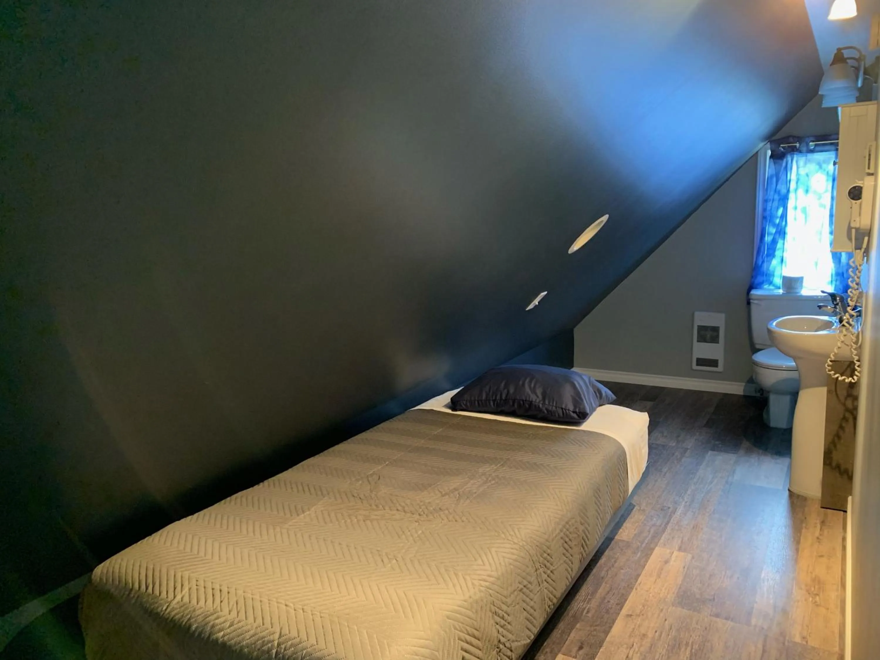 Bedroom in Peaks Lodge