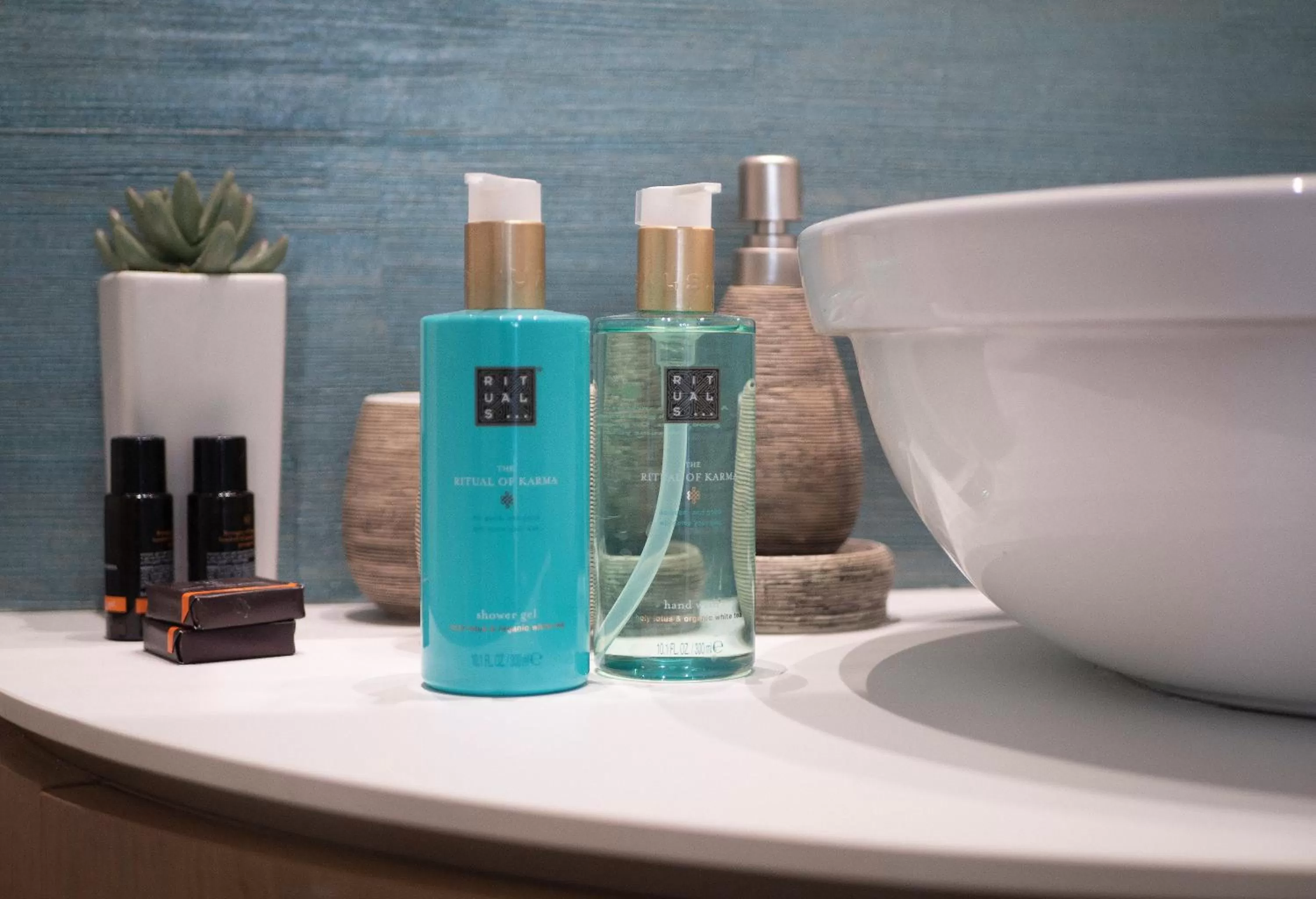 Decorative detail, Bathroom in Apartments PERLA Budva