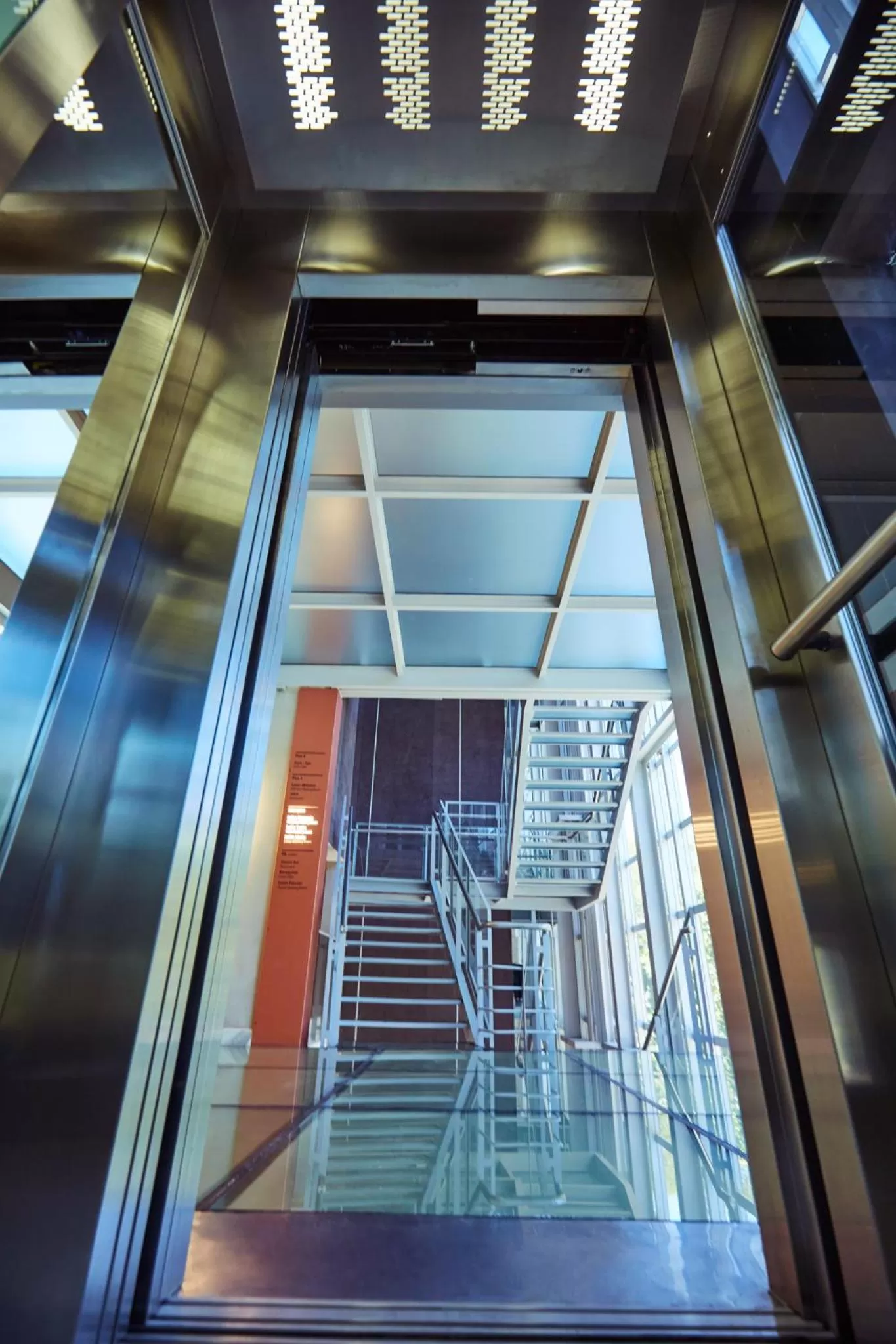 elevator in Grand Brizo Comahue