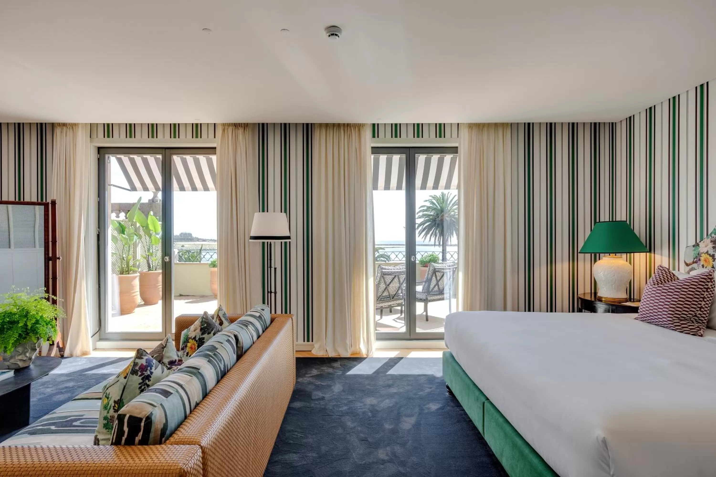 Portie Deluxe Suites by DA'HOME