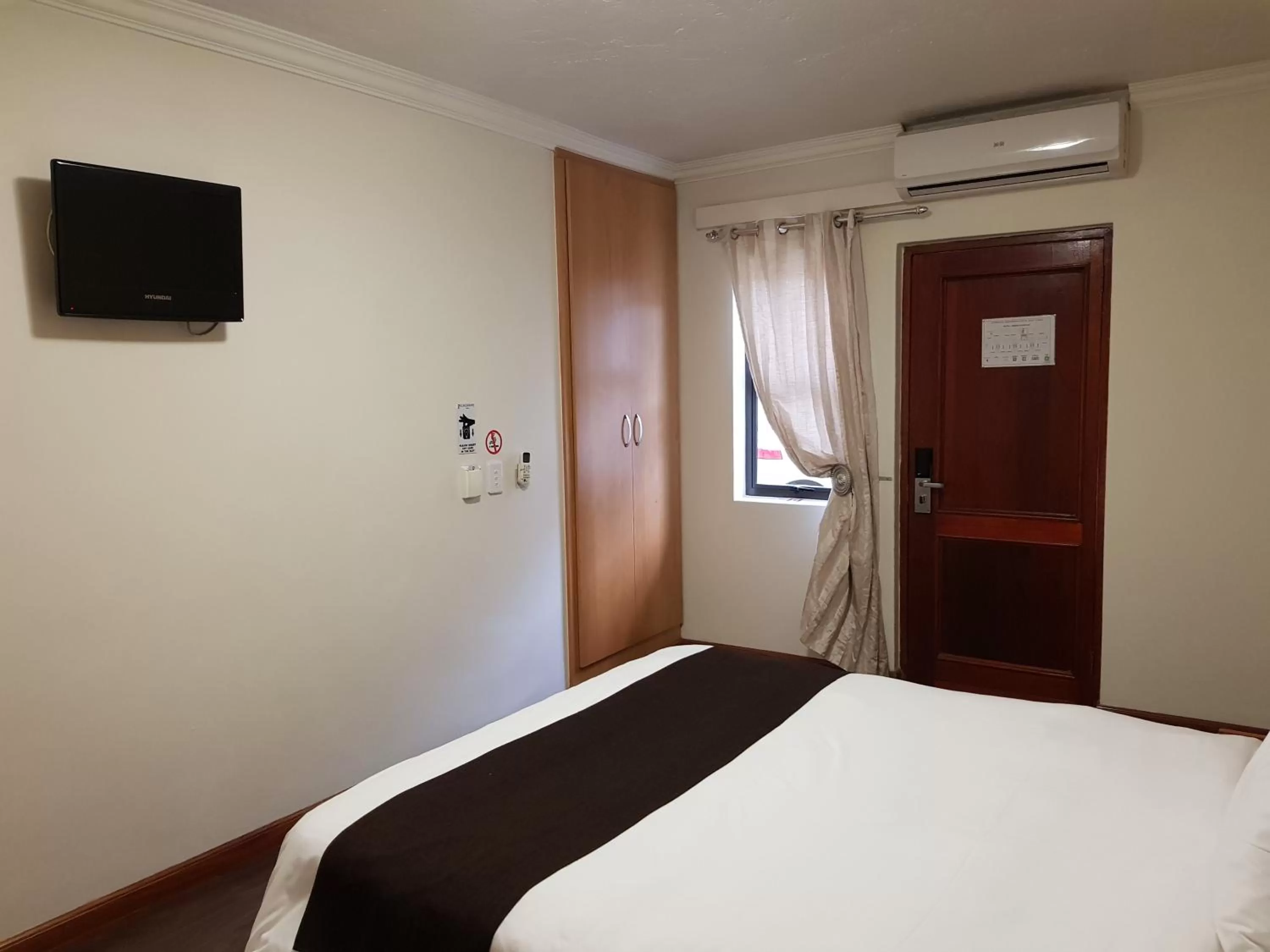 TV and multimedia, Bed in Europrime Hotel