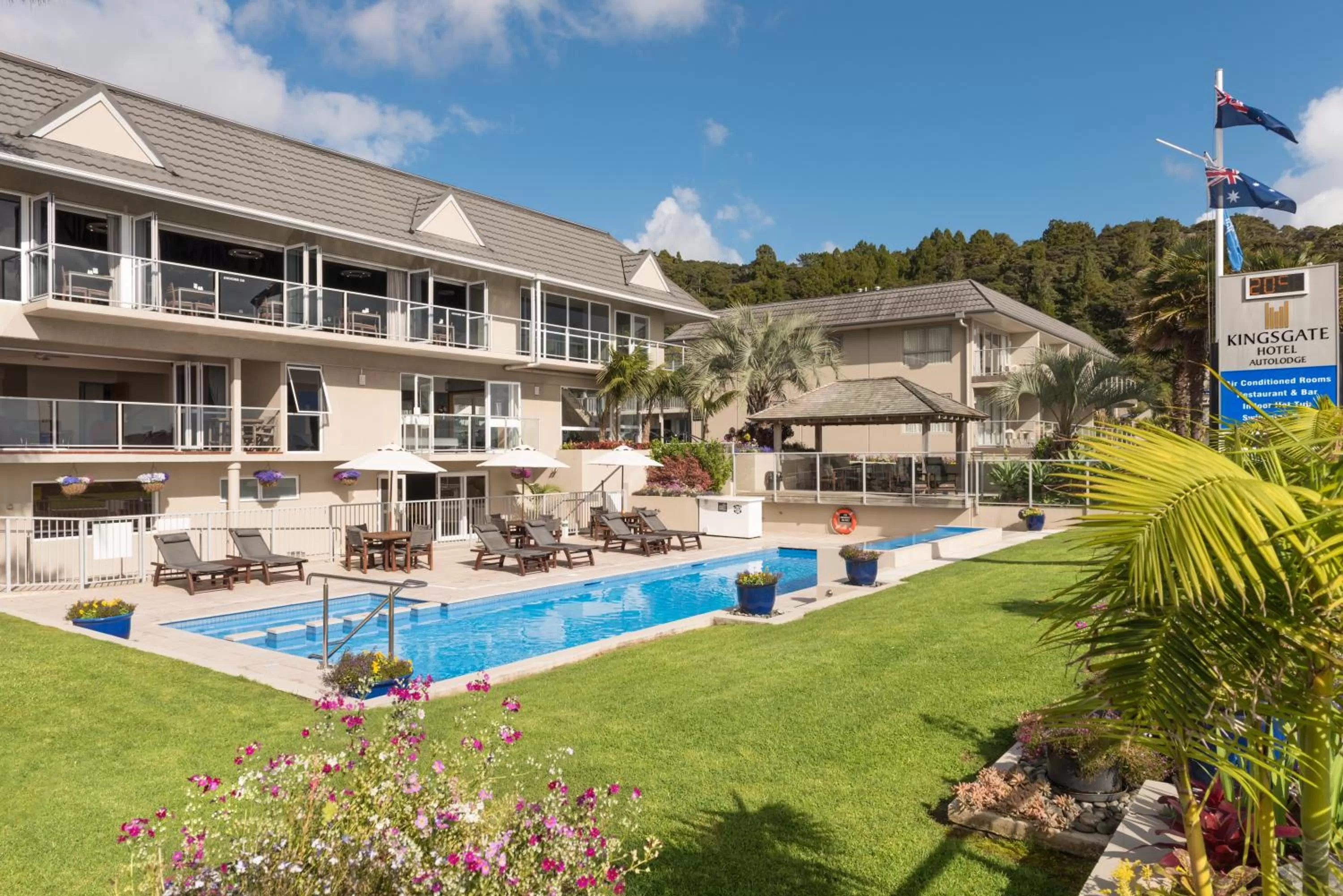 Property building in Kingsgate Hotel Autolodge Paihia