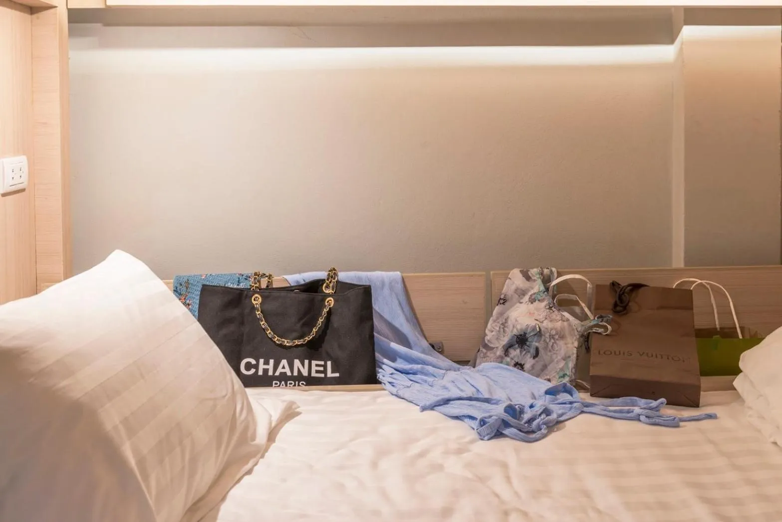 Bed in Kinnon Deluxe Hostel Coworking Cafe