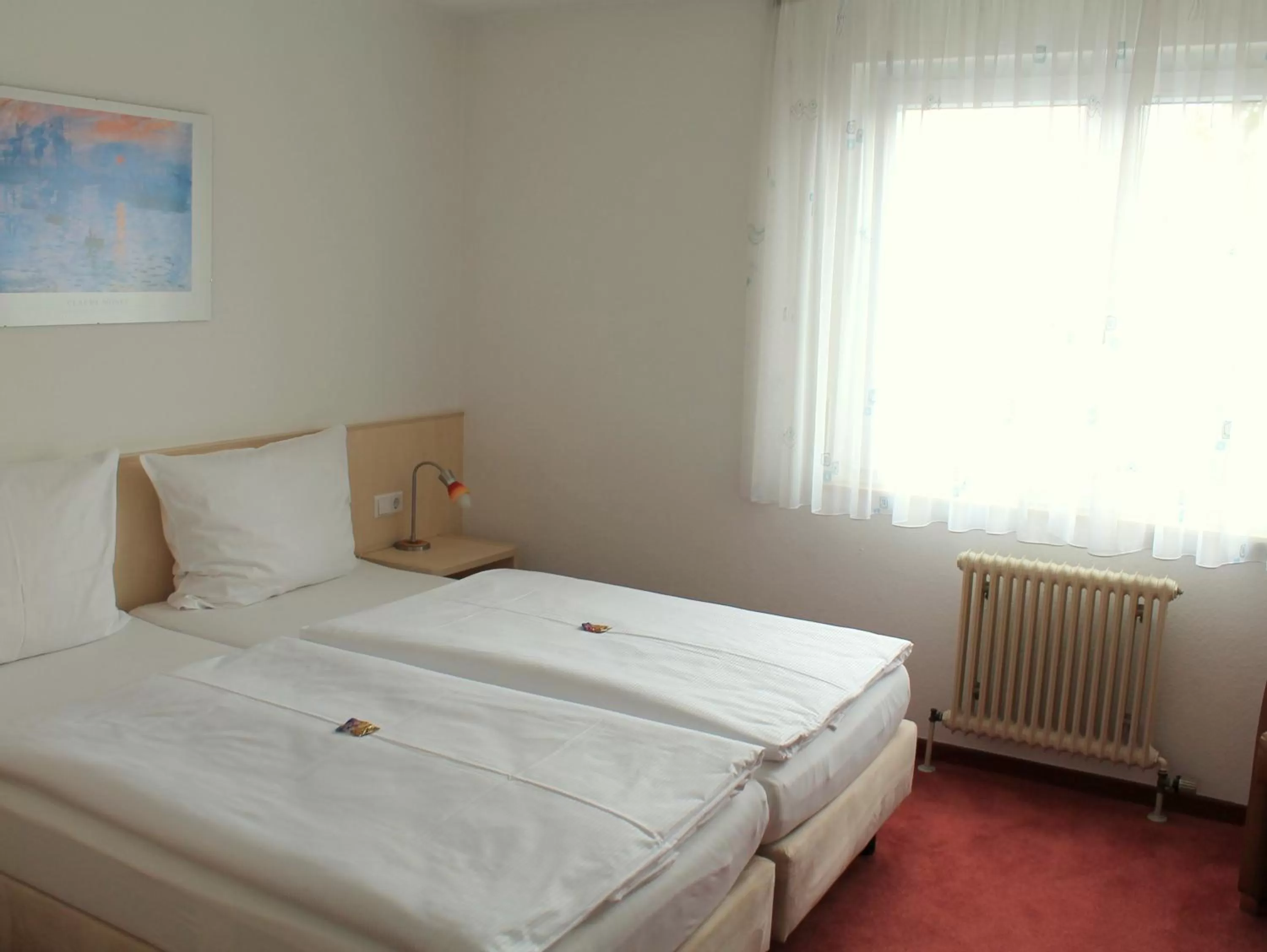 Bedroom, Bed in Hotel am Bad