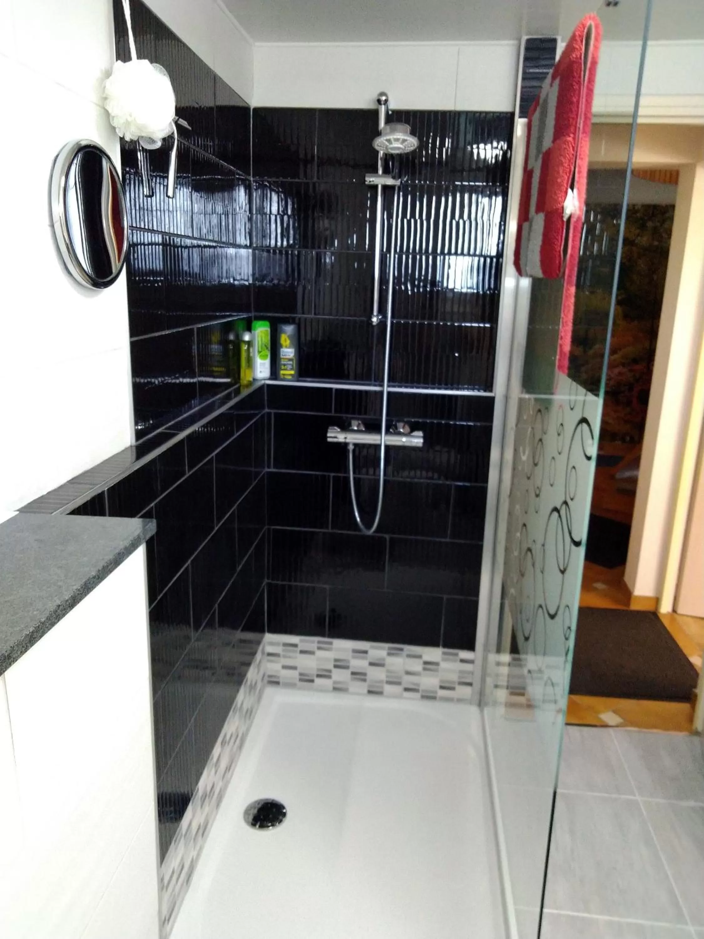 Shower in Chambres d'Hôtes de l'Avison