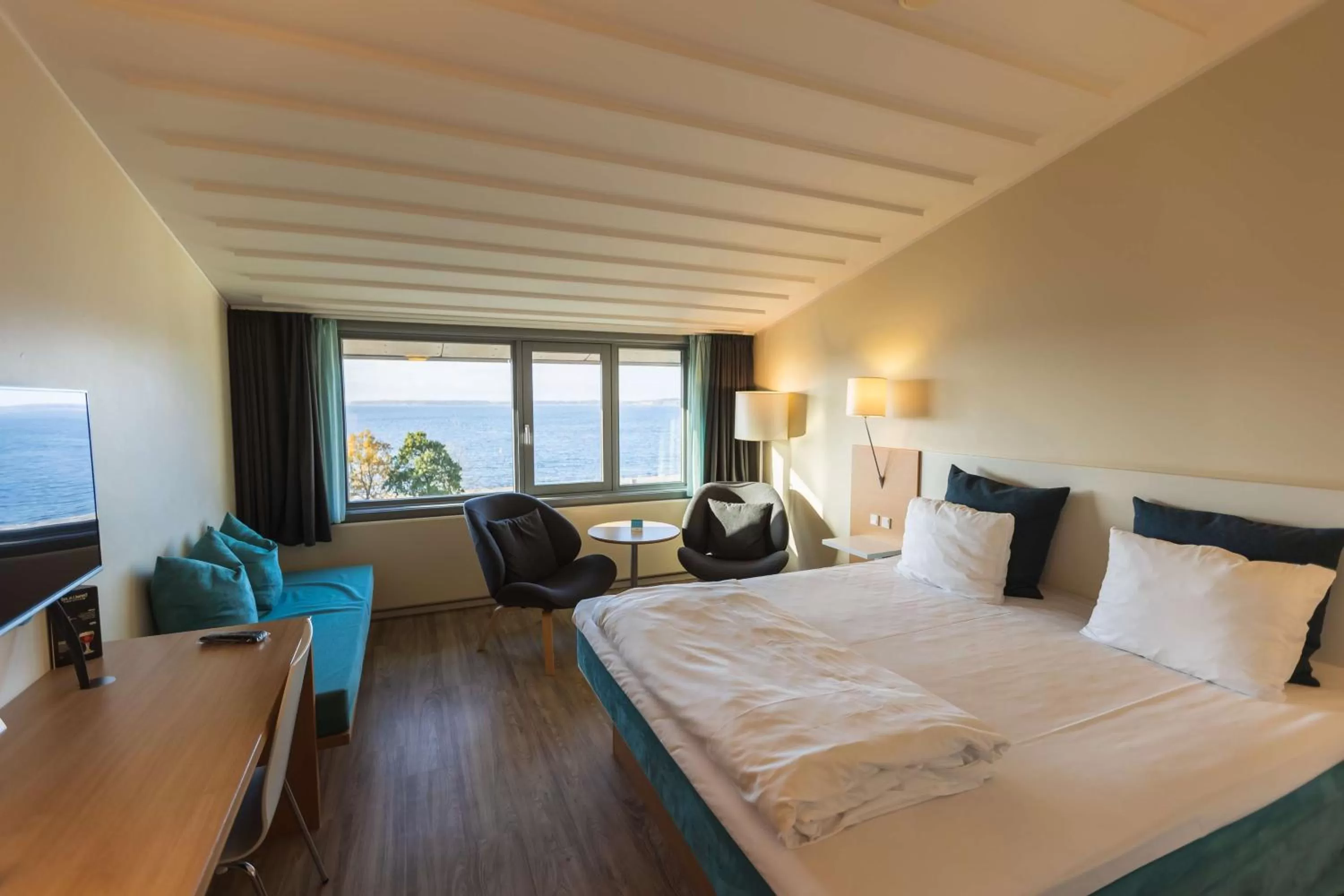 View (from property/room), Bed in Hotel Sonderborg Strand