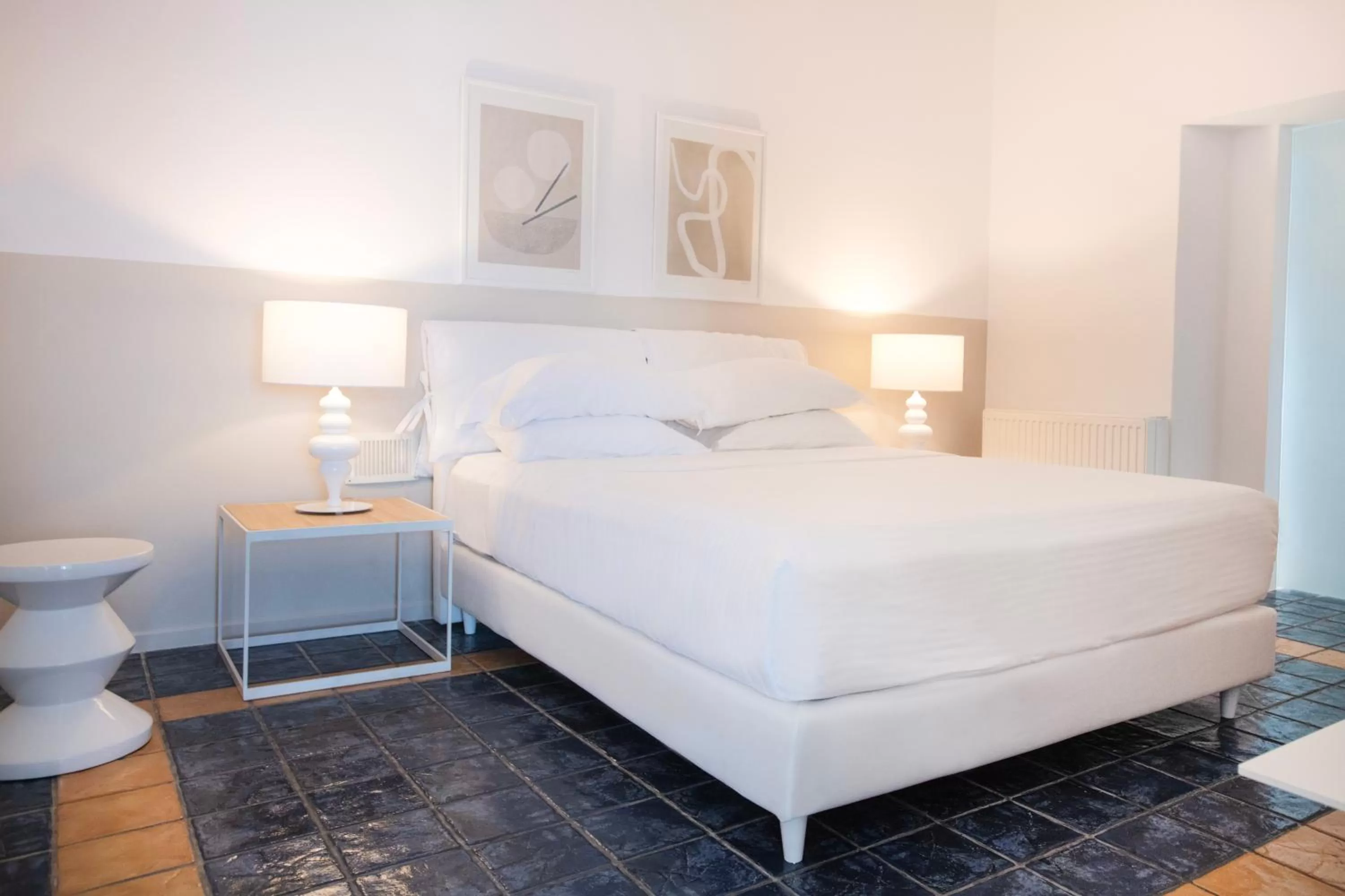 Bed in Lilium Hotel Santorini