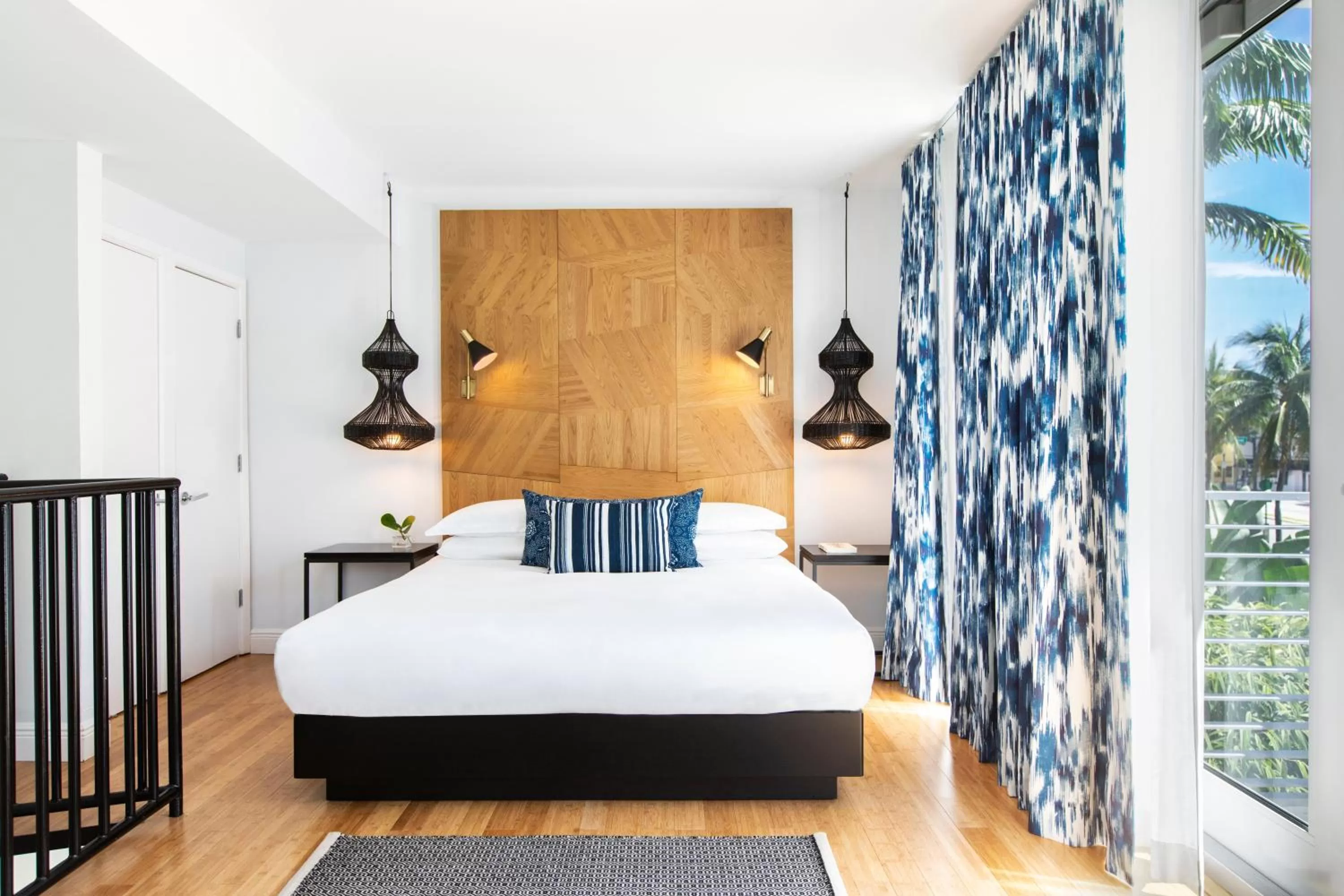 Photo of the whole room, Bed in Kimpton Angler’s Hotel South Beach by IHG