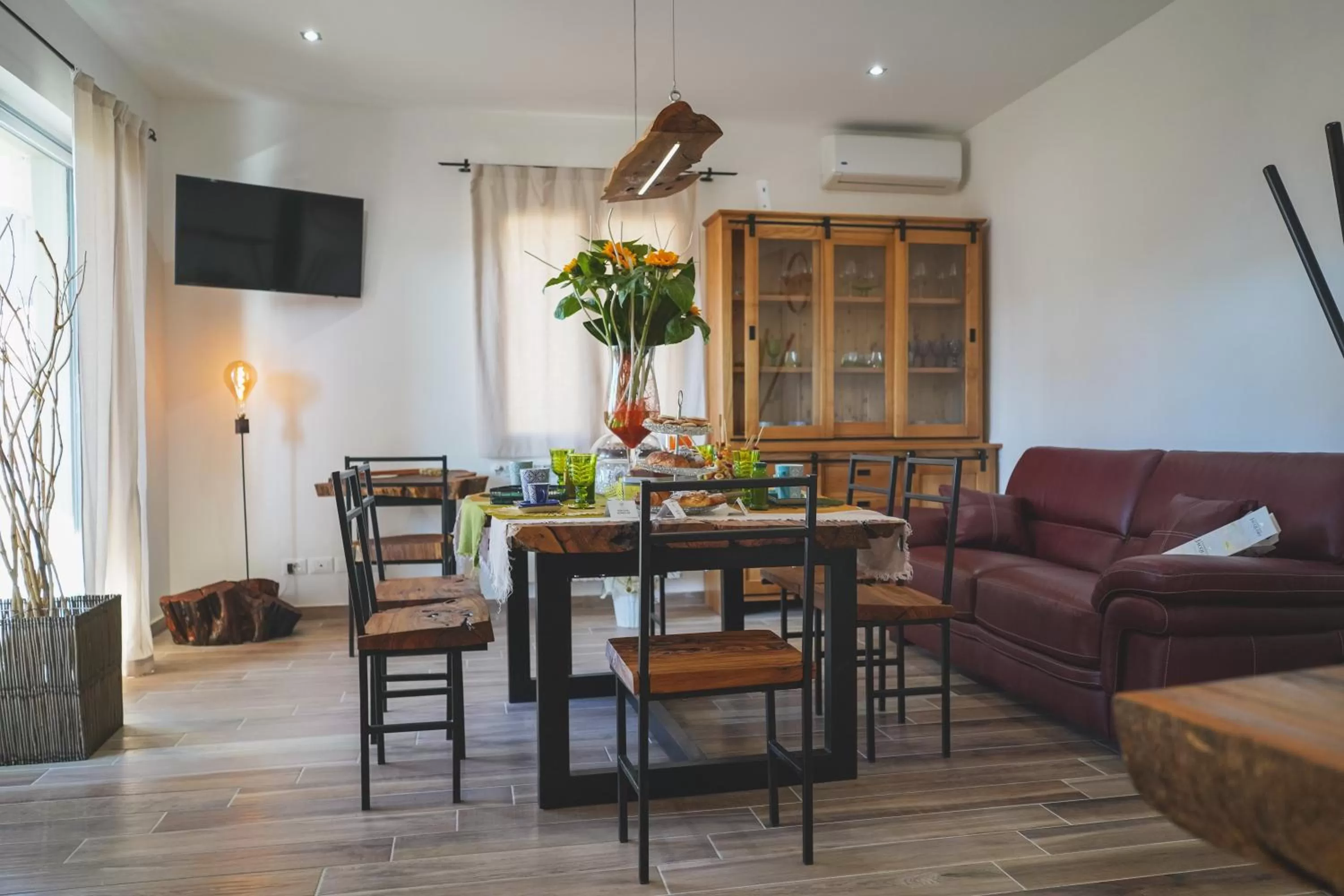 Communal lounge/ TV room, Seating Area in Ulivo Design b&b