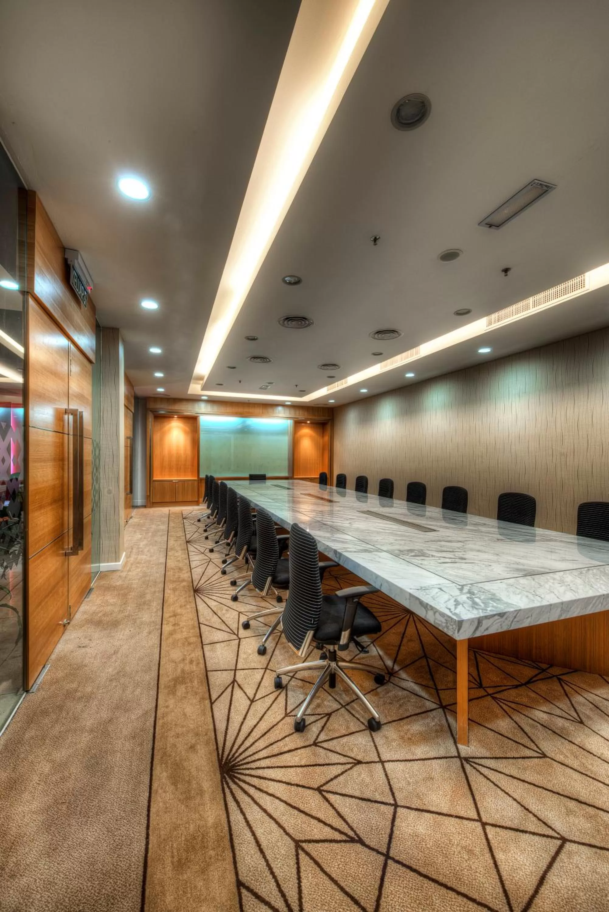 Business facilities in Raia Hotel Kota Kinabalu