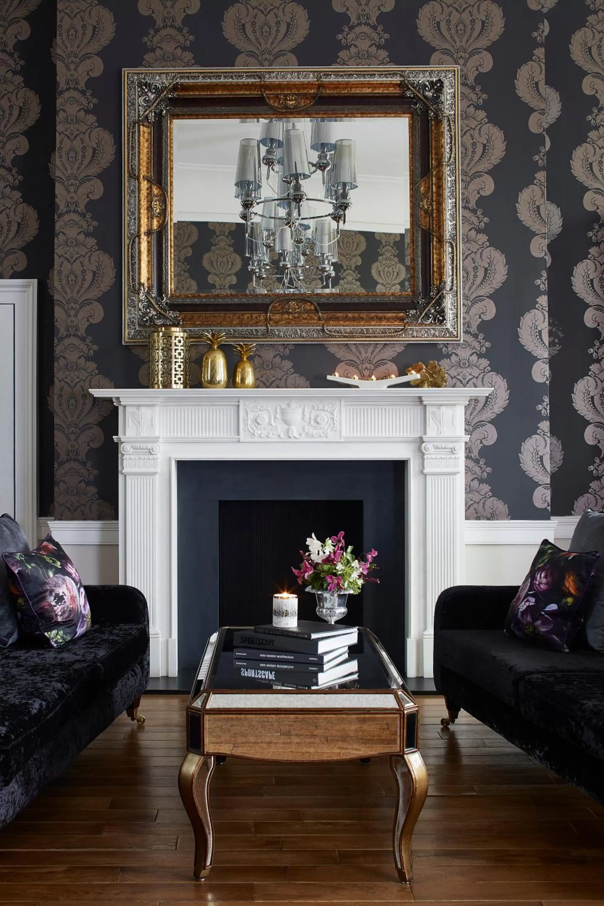 Communal lounge/ TV room in The Westbridge Hotel Stratford