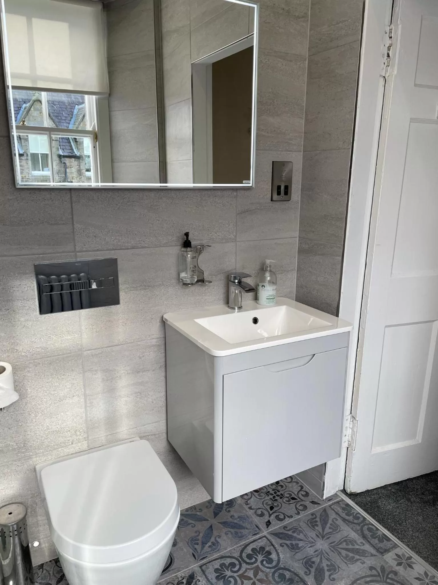 Bathroom in The Original Rosslyn Inn