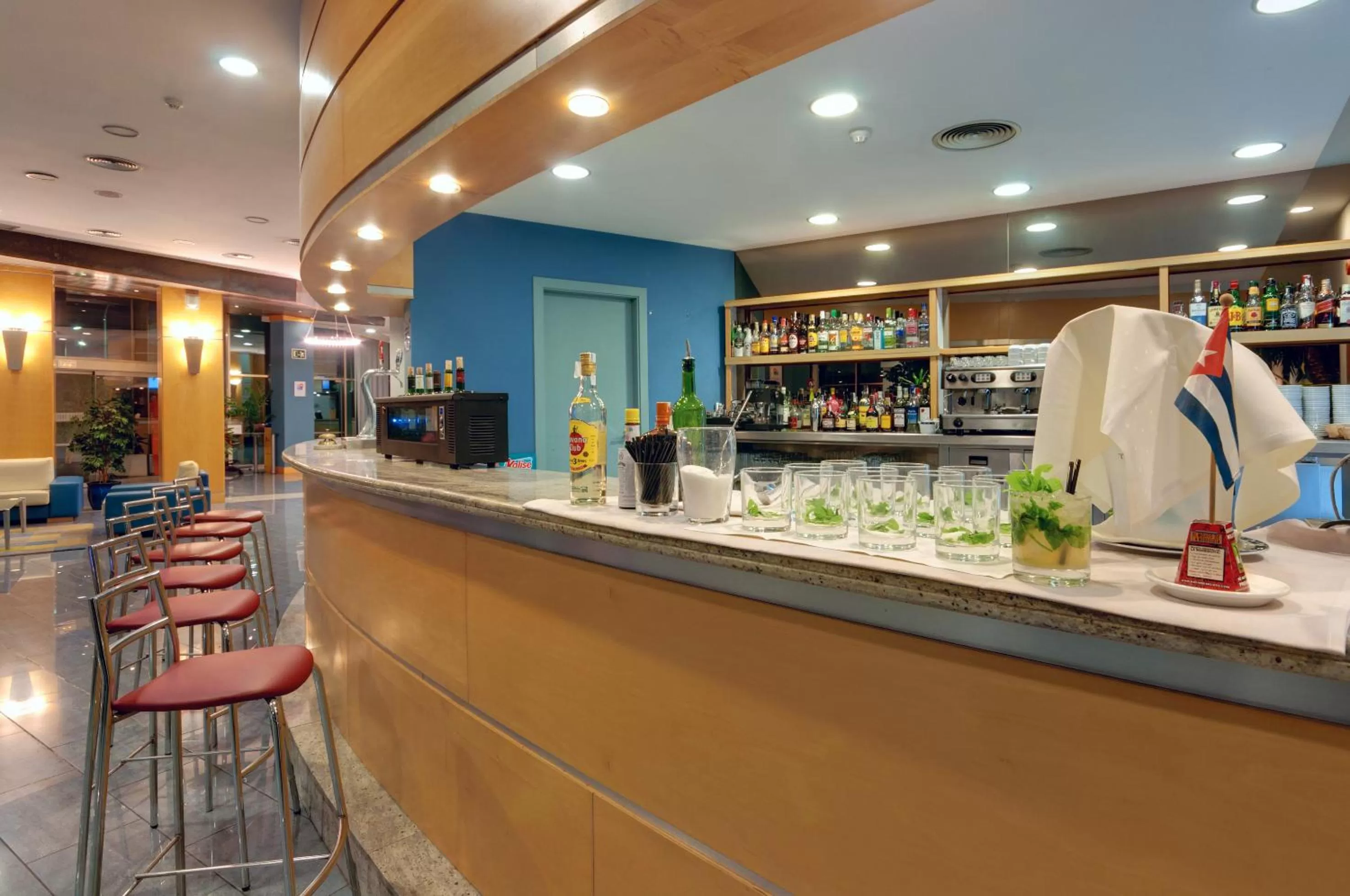 Lounge or bar in Sol Port Cambrils Hotel