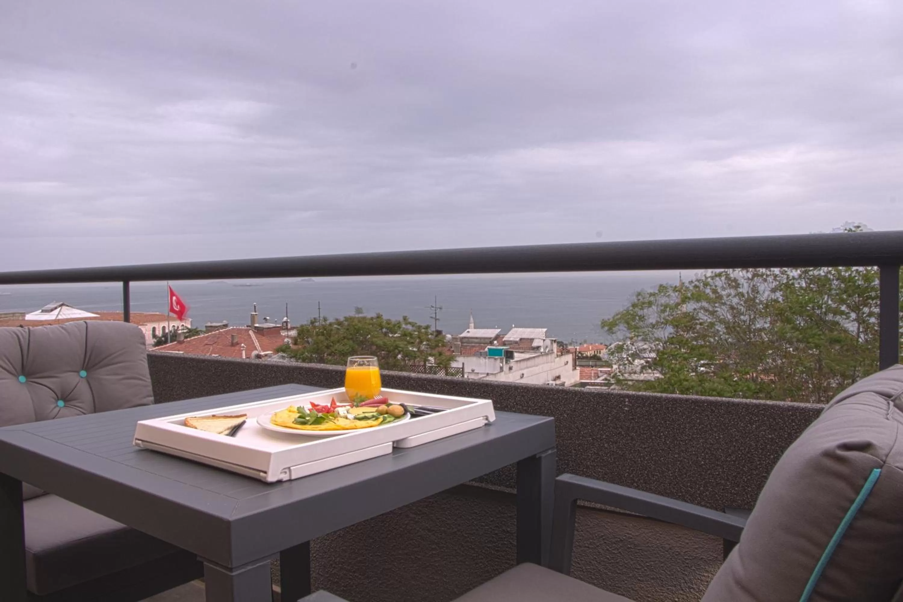 Balcony/Terrace in Four-G Hotel