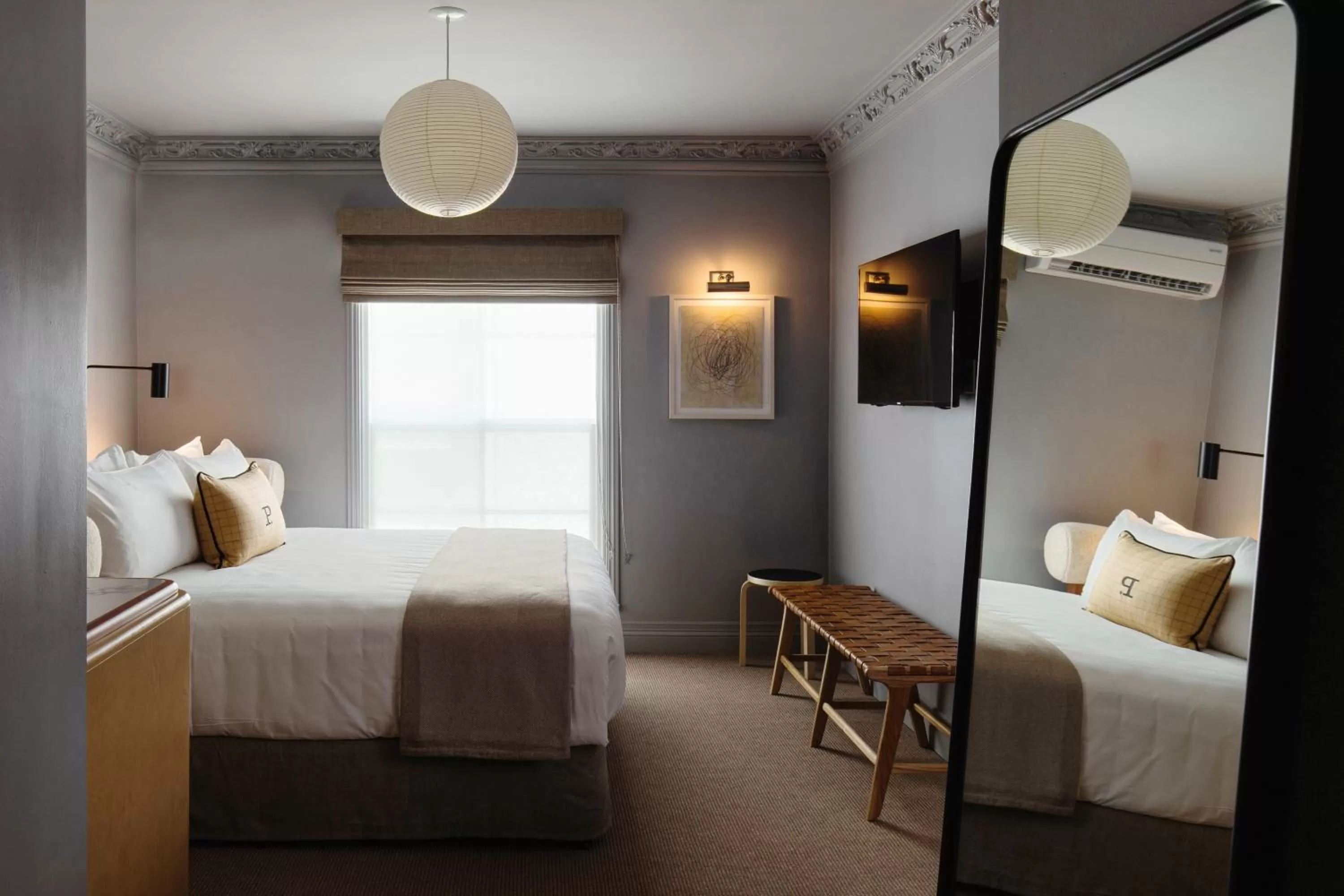 Photo of the whole room, Bed in Palihotel Westwood Village - West Beverly Hills