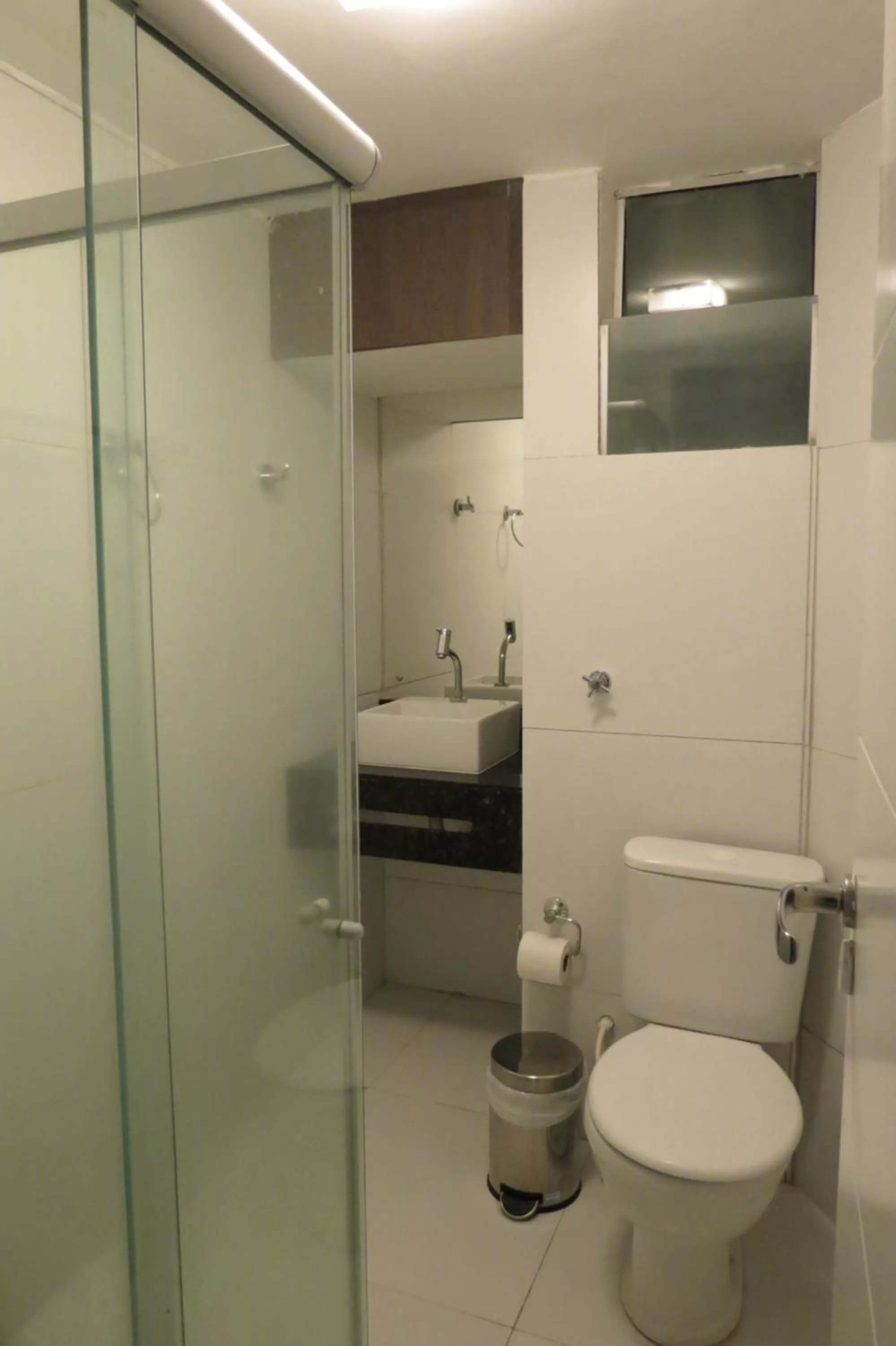 Bathroom in Tirol Praia Hotel