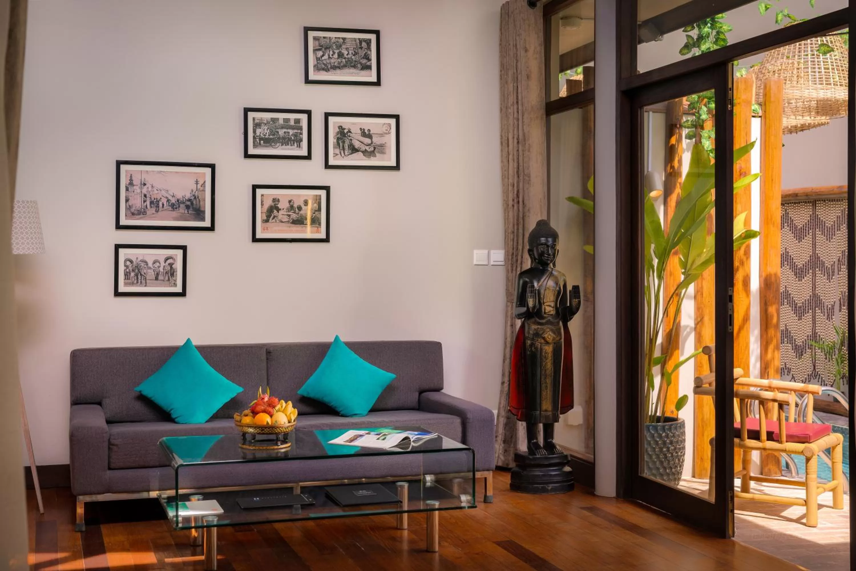 Seating area in Heritage Suites Hotel