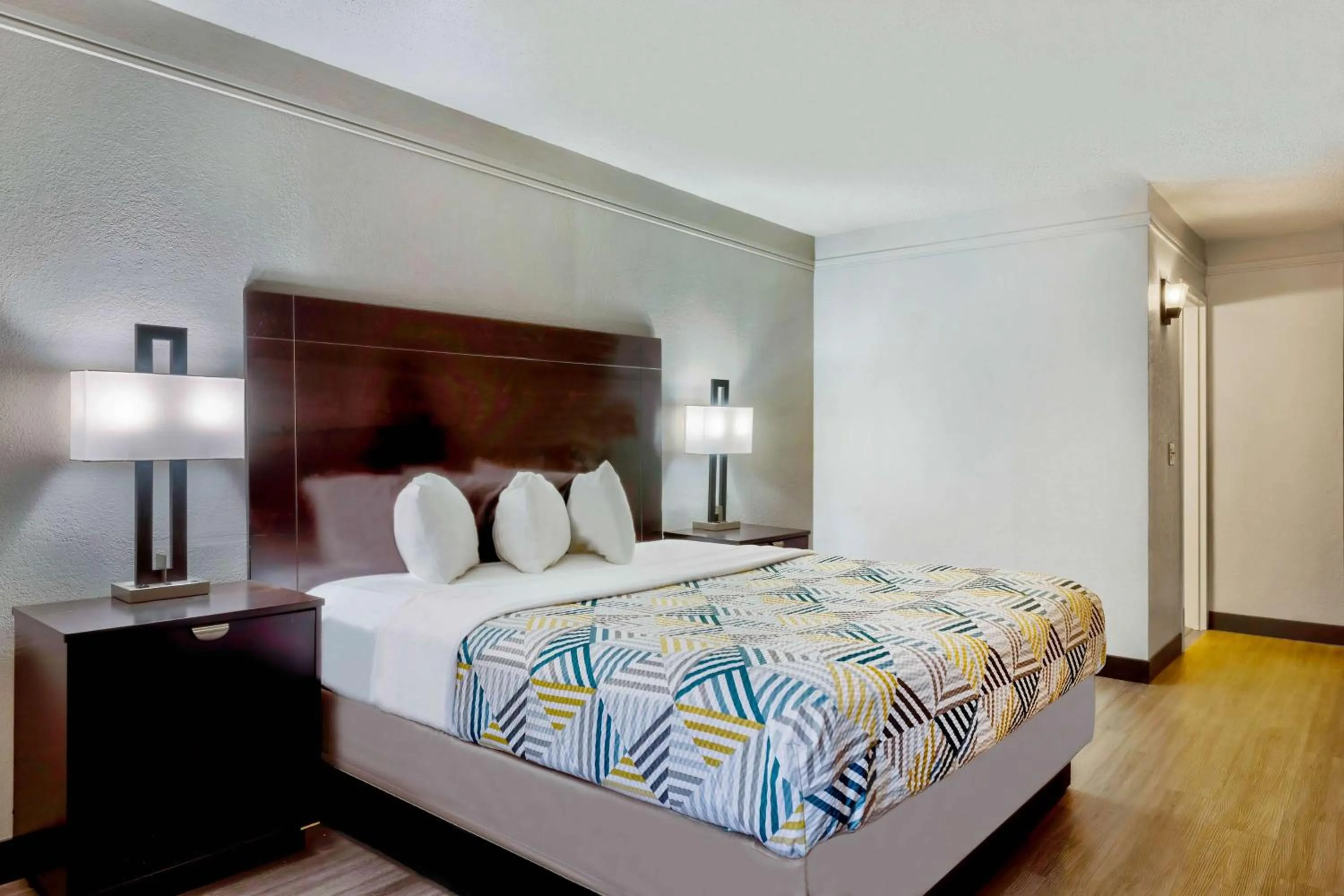 Bedroom in Motel 6 - Bartlesville, OK