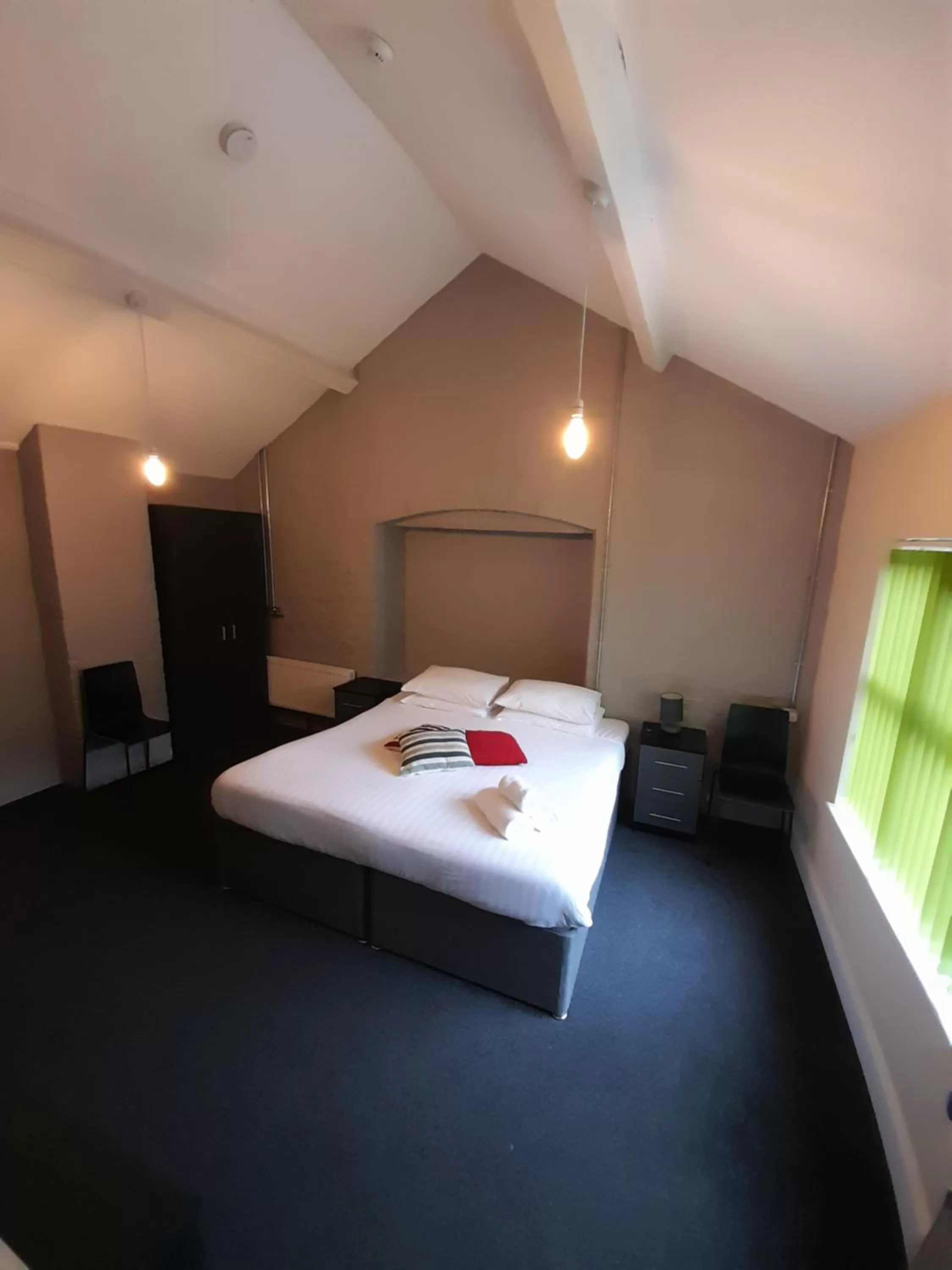 Bedroom, Bed in Potbank