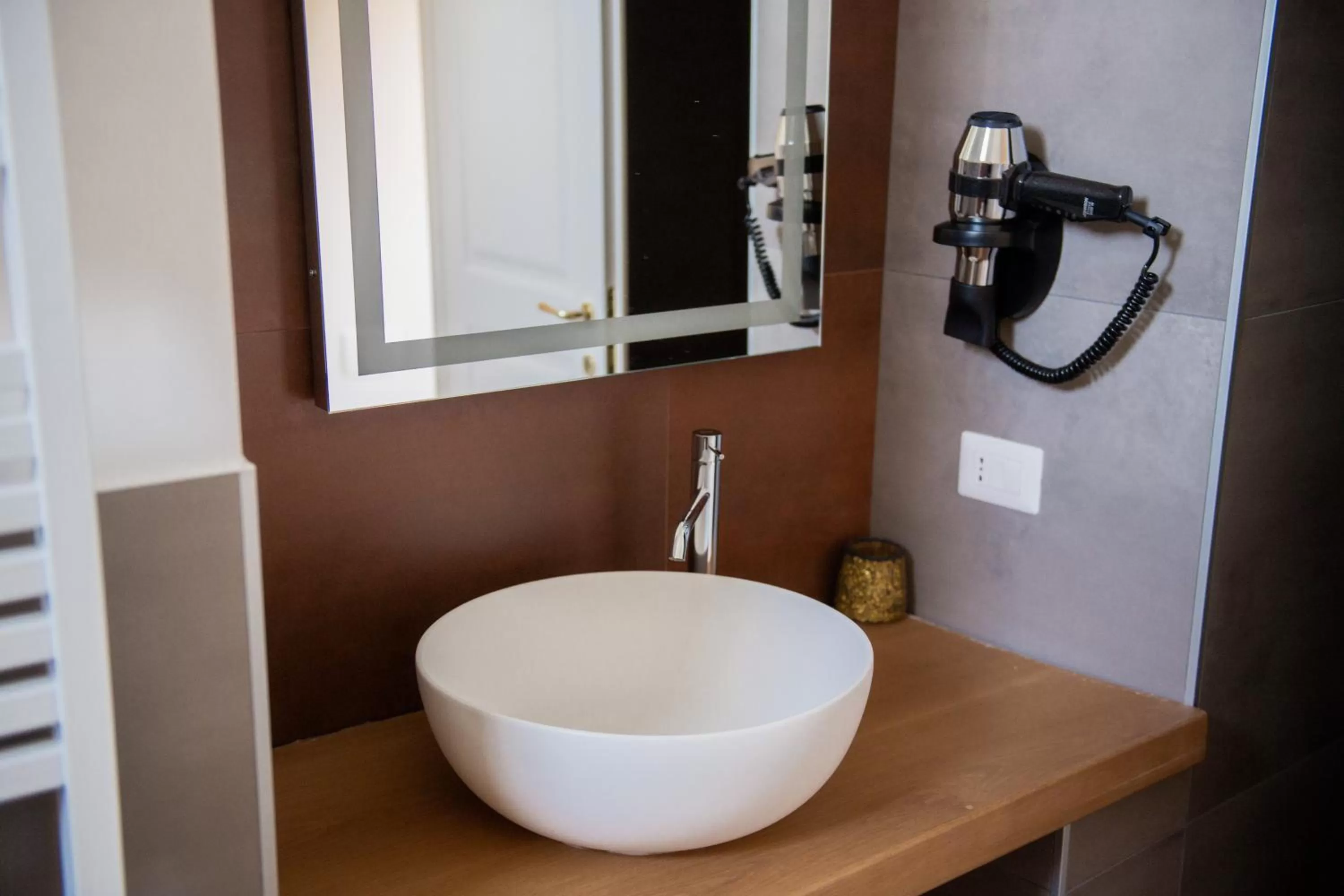 Bathroom in Novecento