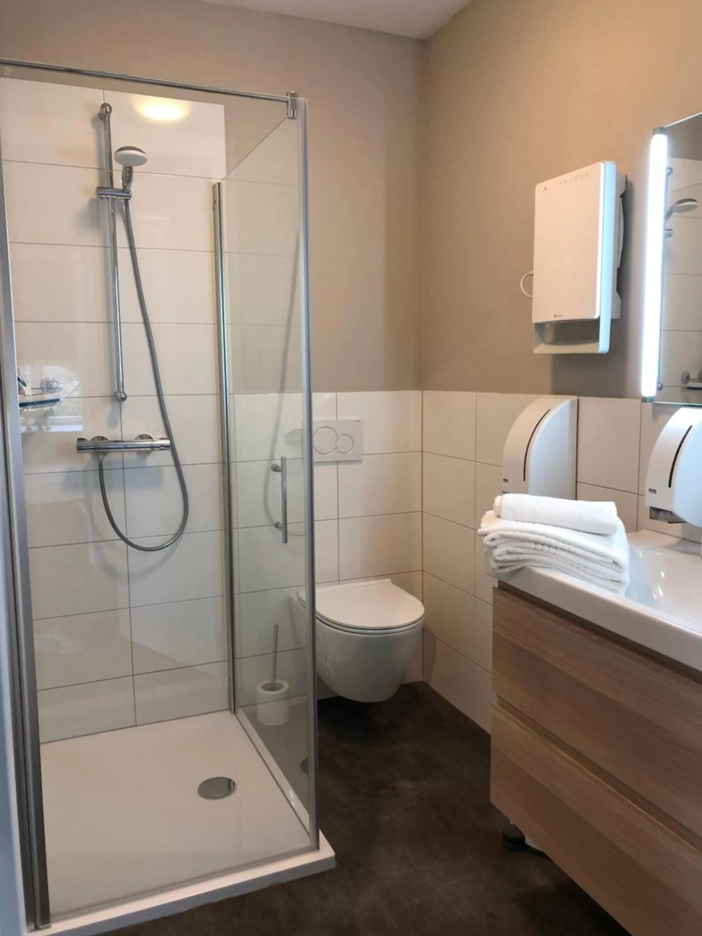 Shower in De Pastorie Bed & Breakfast