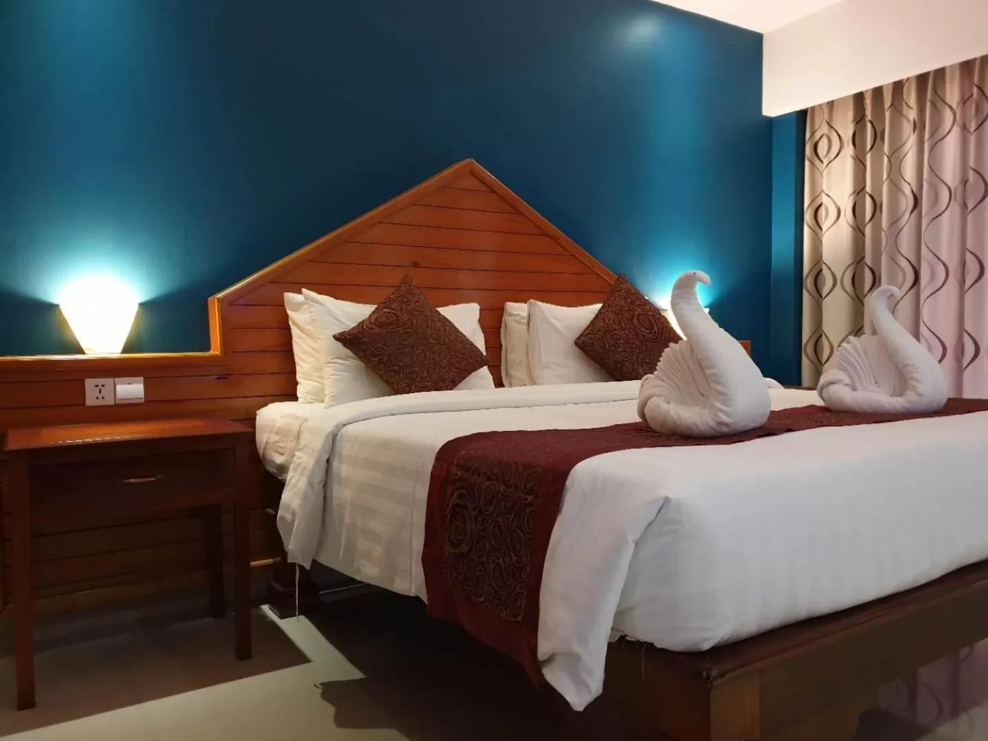 Bed in Aristocrat Residence & Hotel