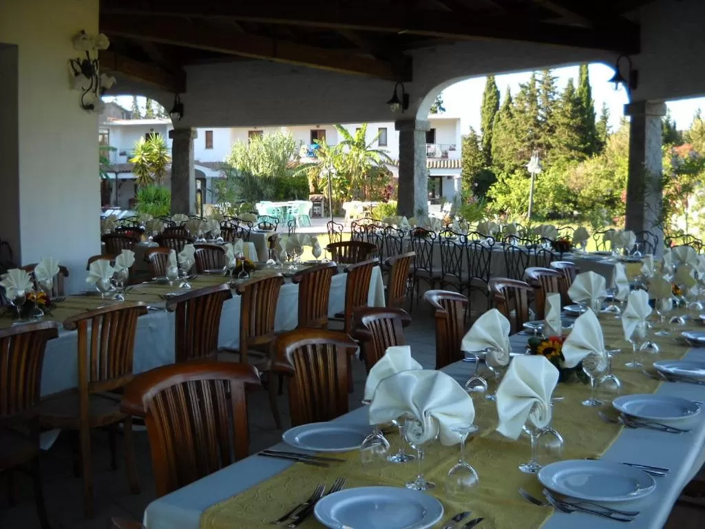 Restaurant/places to eat in Hotel Domu Incantada