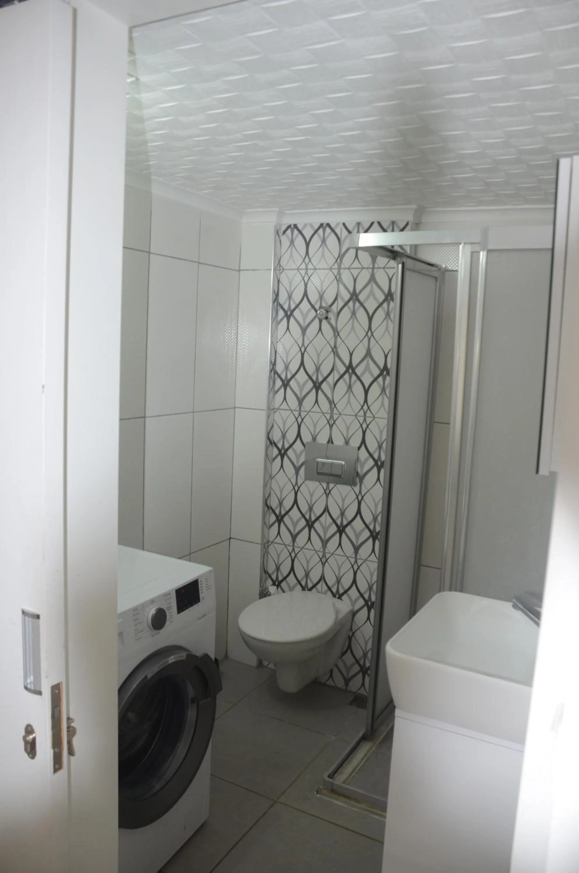 Bathroom in Valeri Beach Hotel