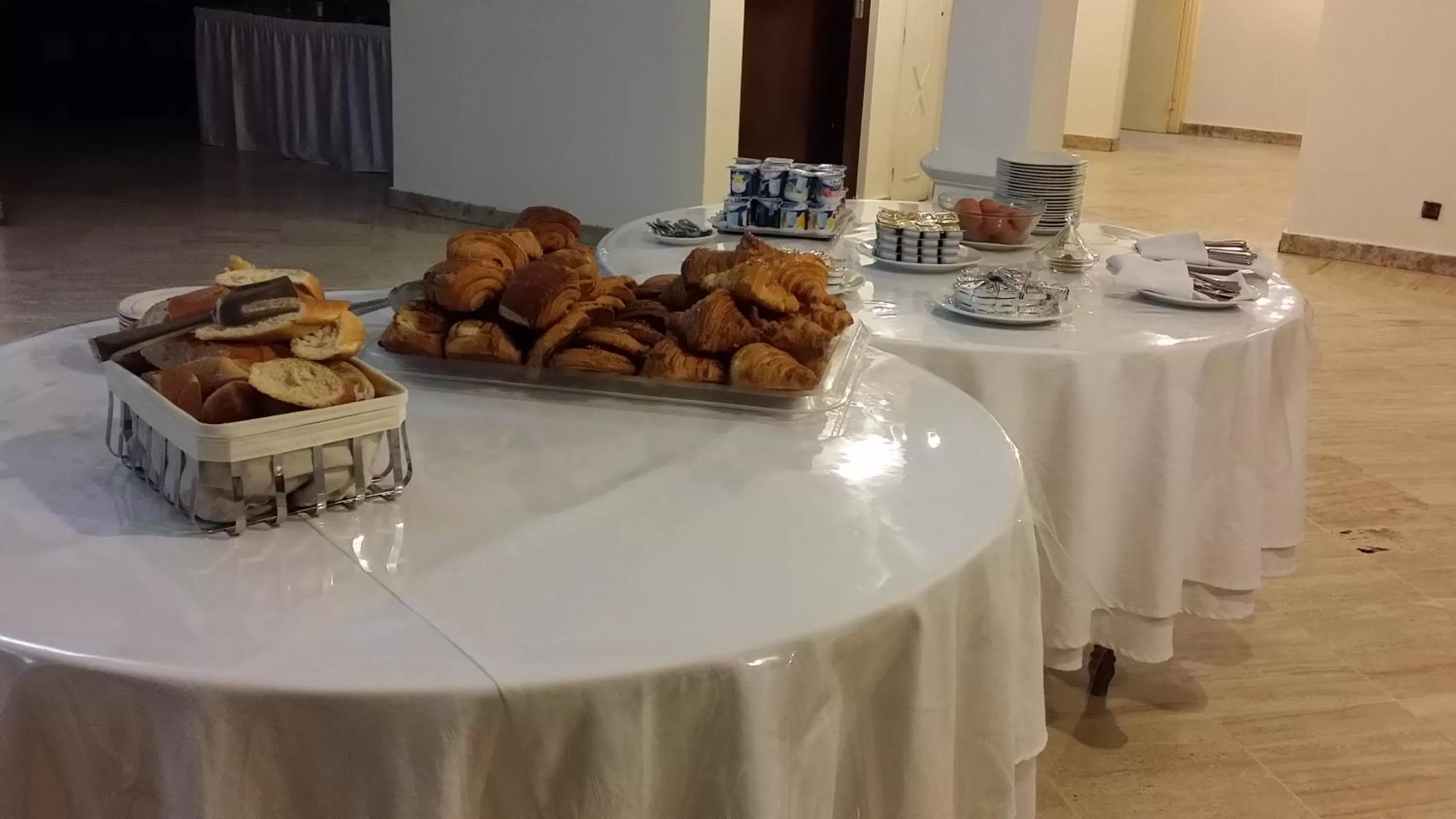 Breakfast in Sahara Line Hotel