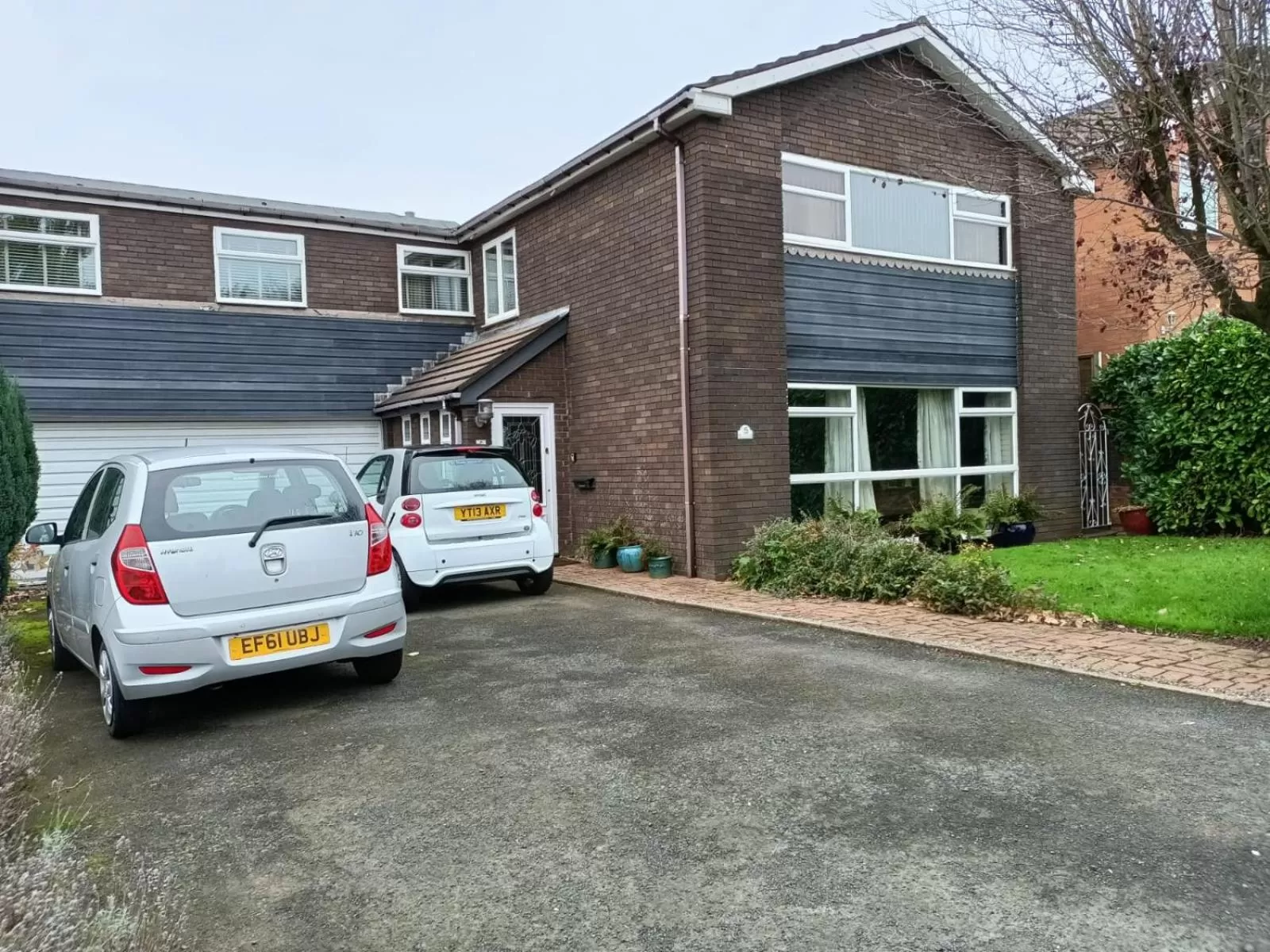 Property Building in Hotel 5 Ravenhurst Drive M6 J7