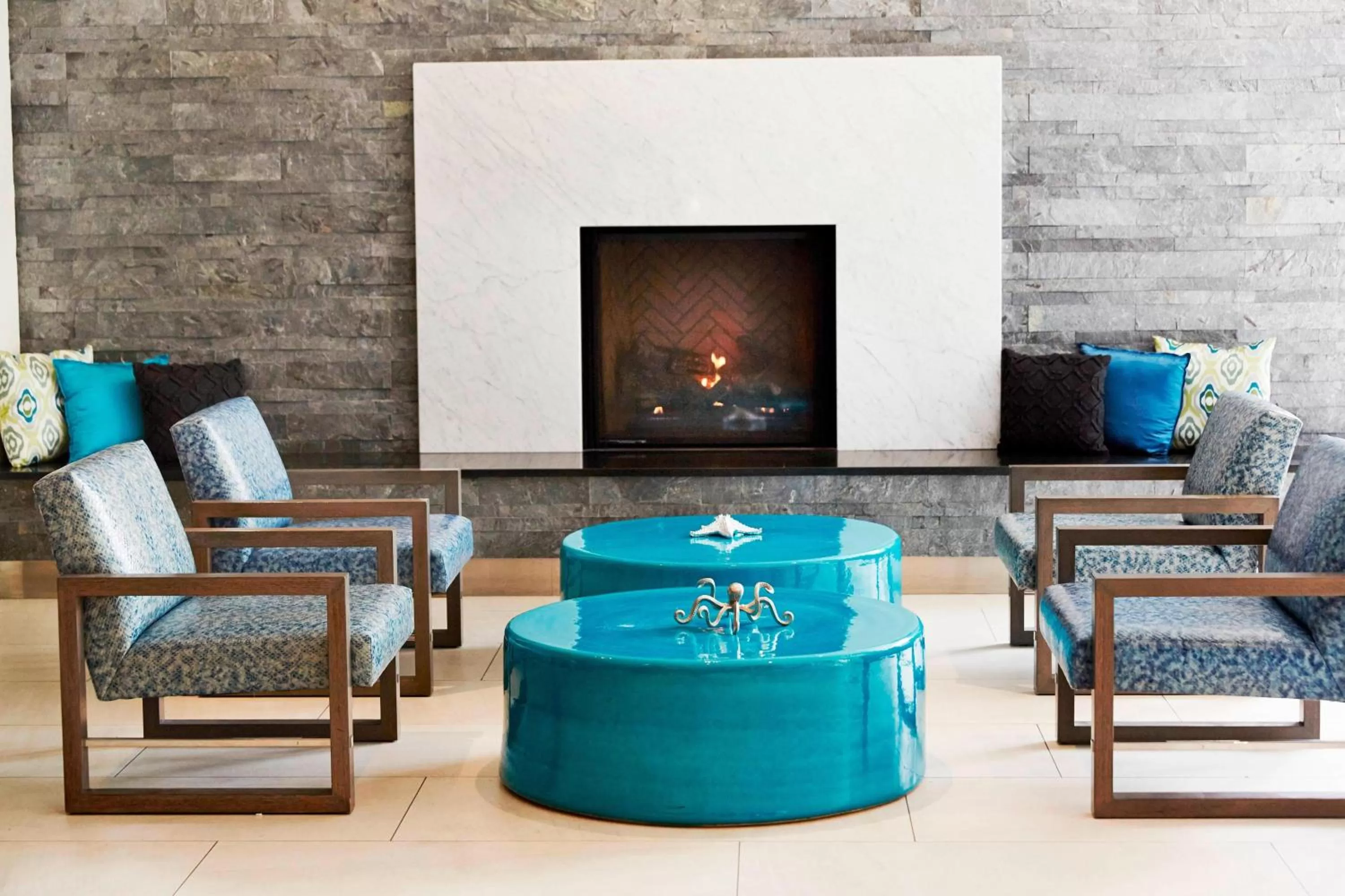 Lounge or bar in Irvine Marriott