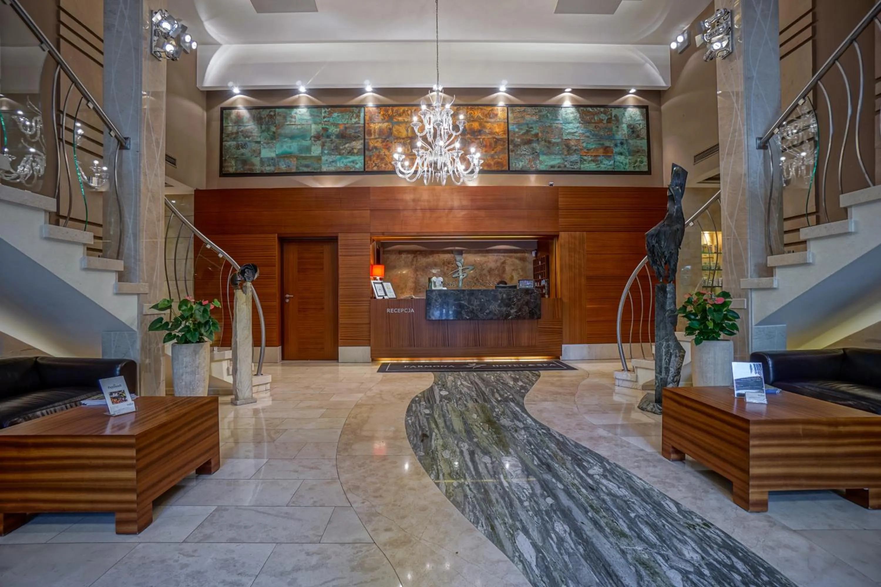 Lobby or reception in Farmona Hotel Business & SPA