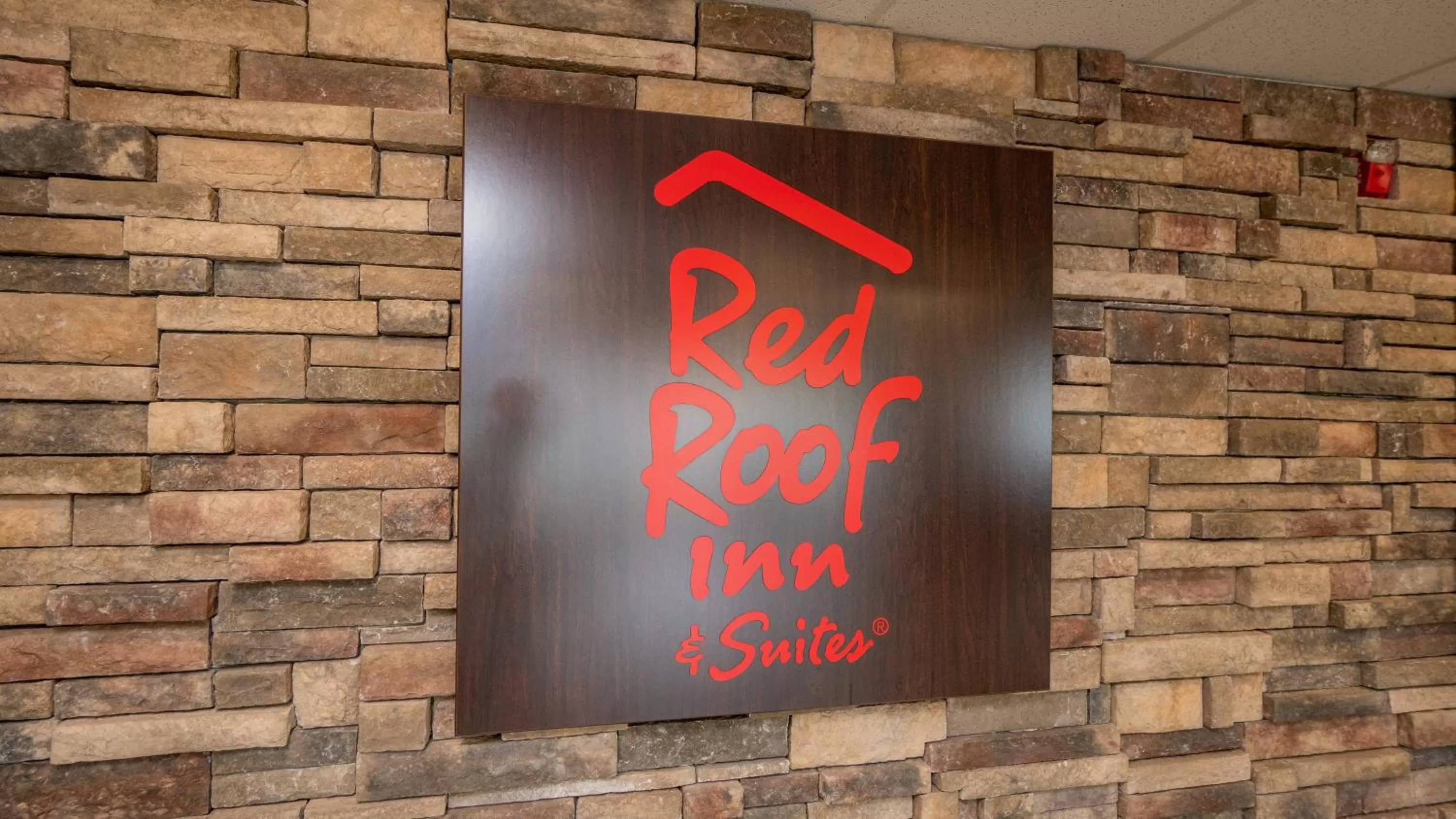 Lobby or reception in Red Roof Inn & Suites Indianapolis Airport