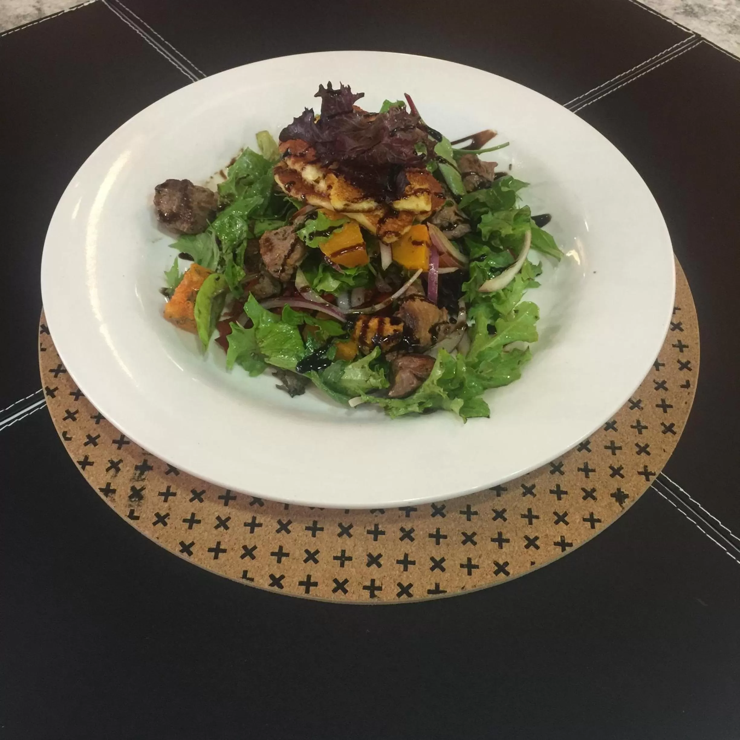 Food and drinks in Royal Albert Hotel