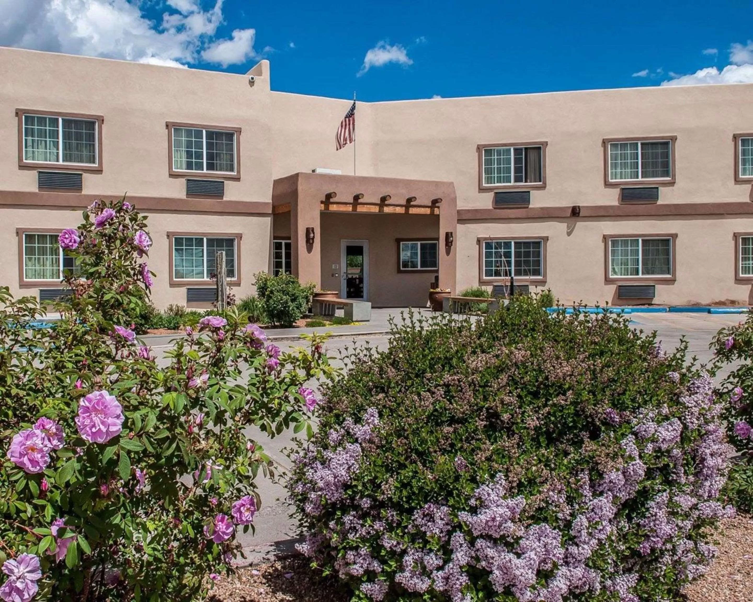 Property building in Econo Lodge Inn & Suites Santa Fe South