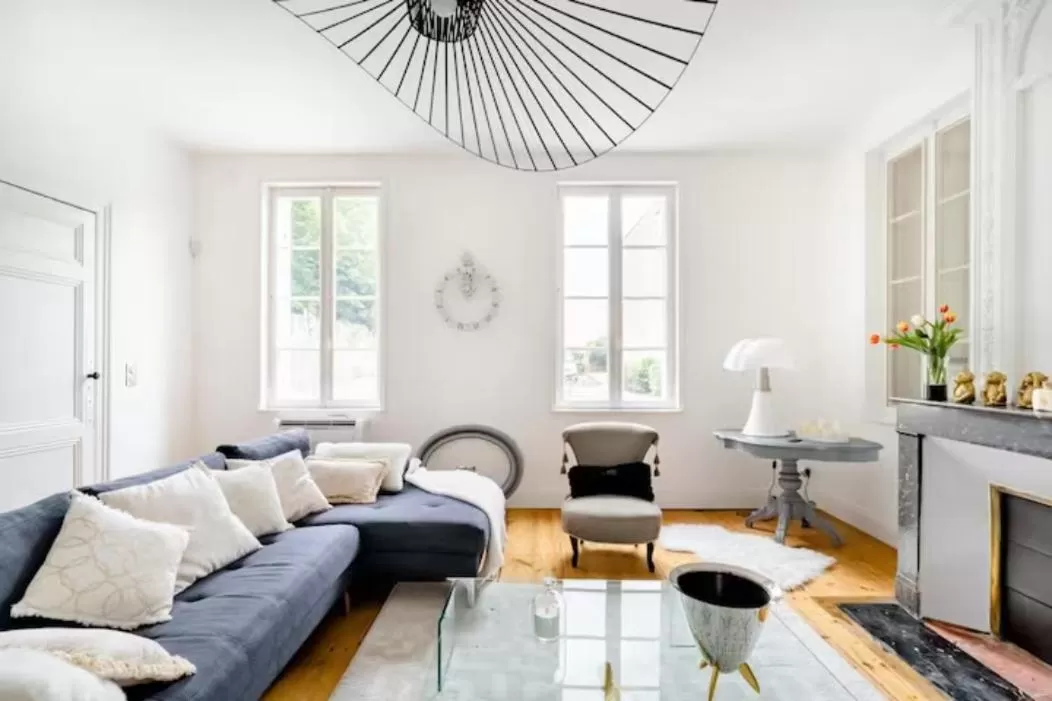 Communal lounge/ TV room, Seating Area in La Maison de Milie