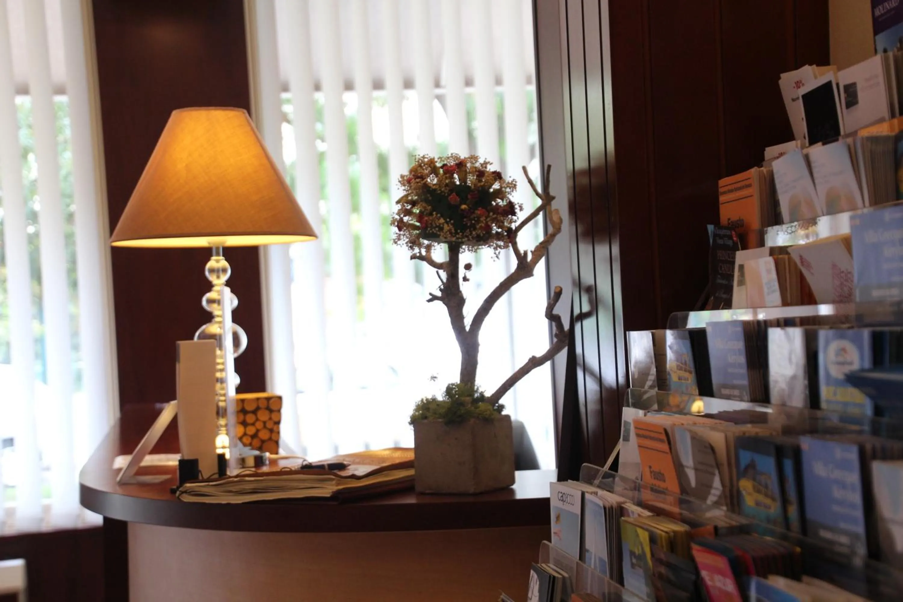 Lobby or reception in Hotel Menton Riviera