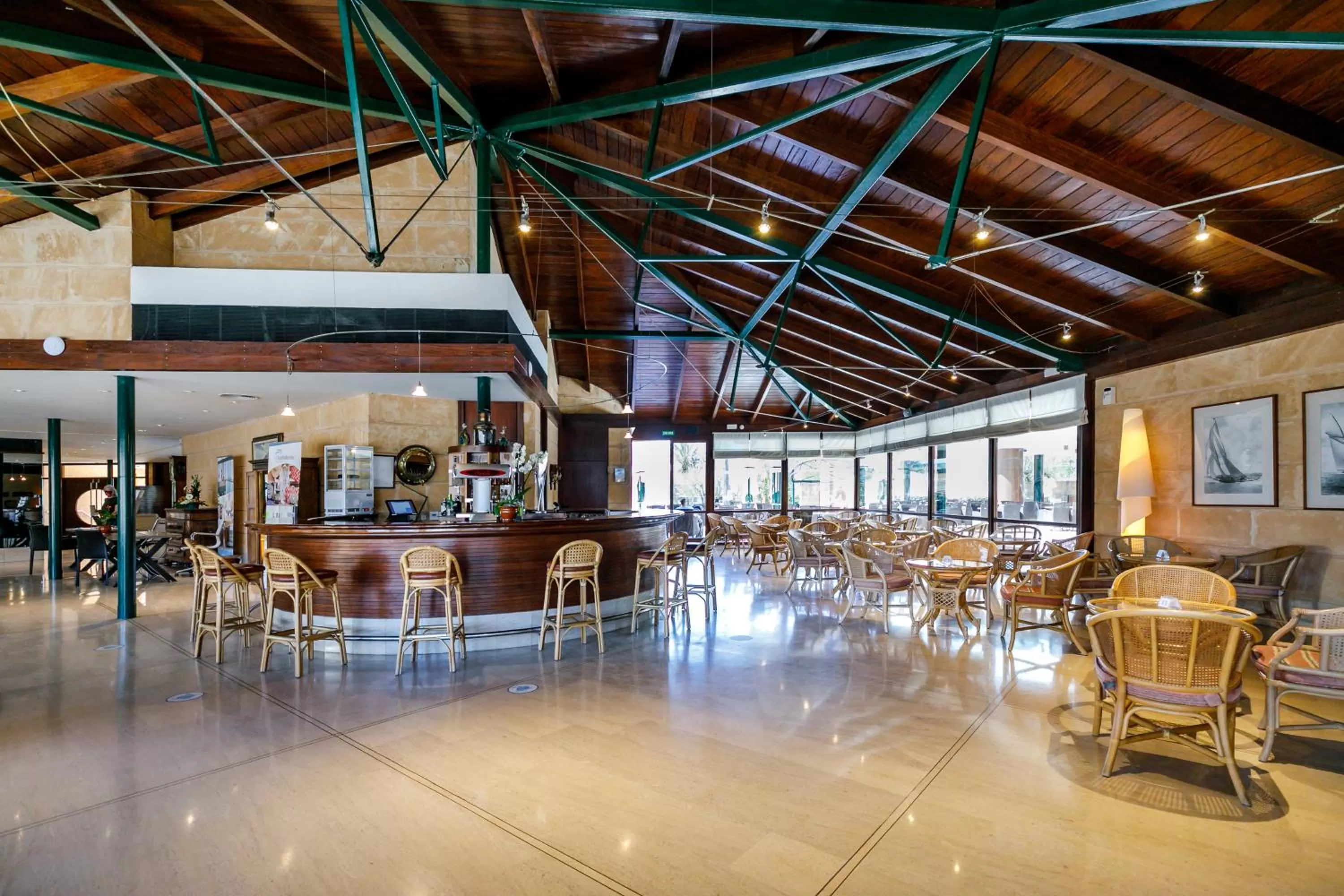 Lounge or bar in PortBlue Club Pollentia Resort & Spa