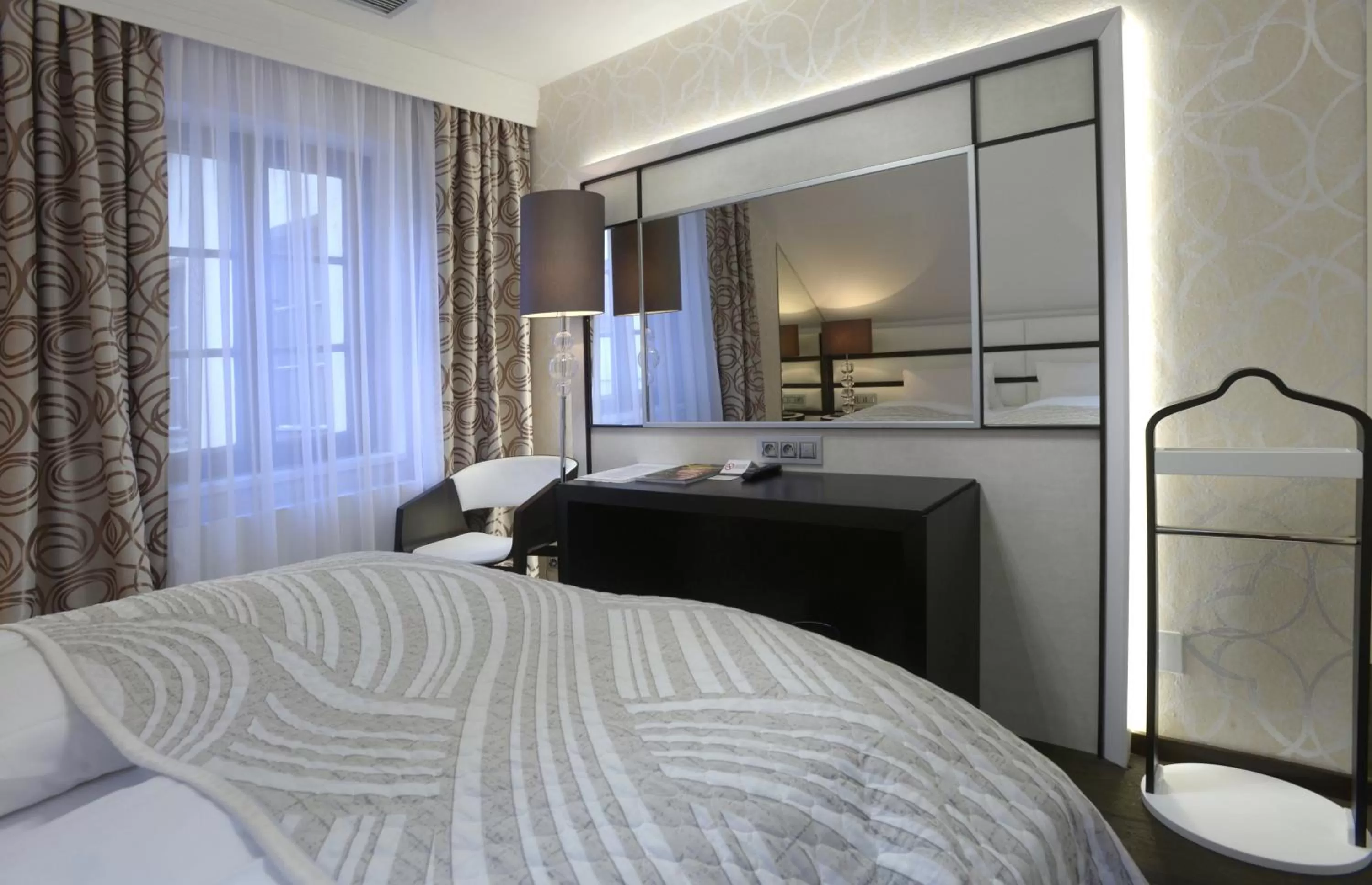 Bedroom, Bed in Hotel Grand