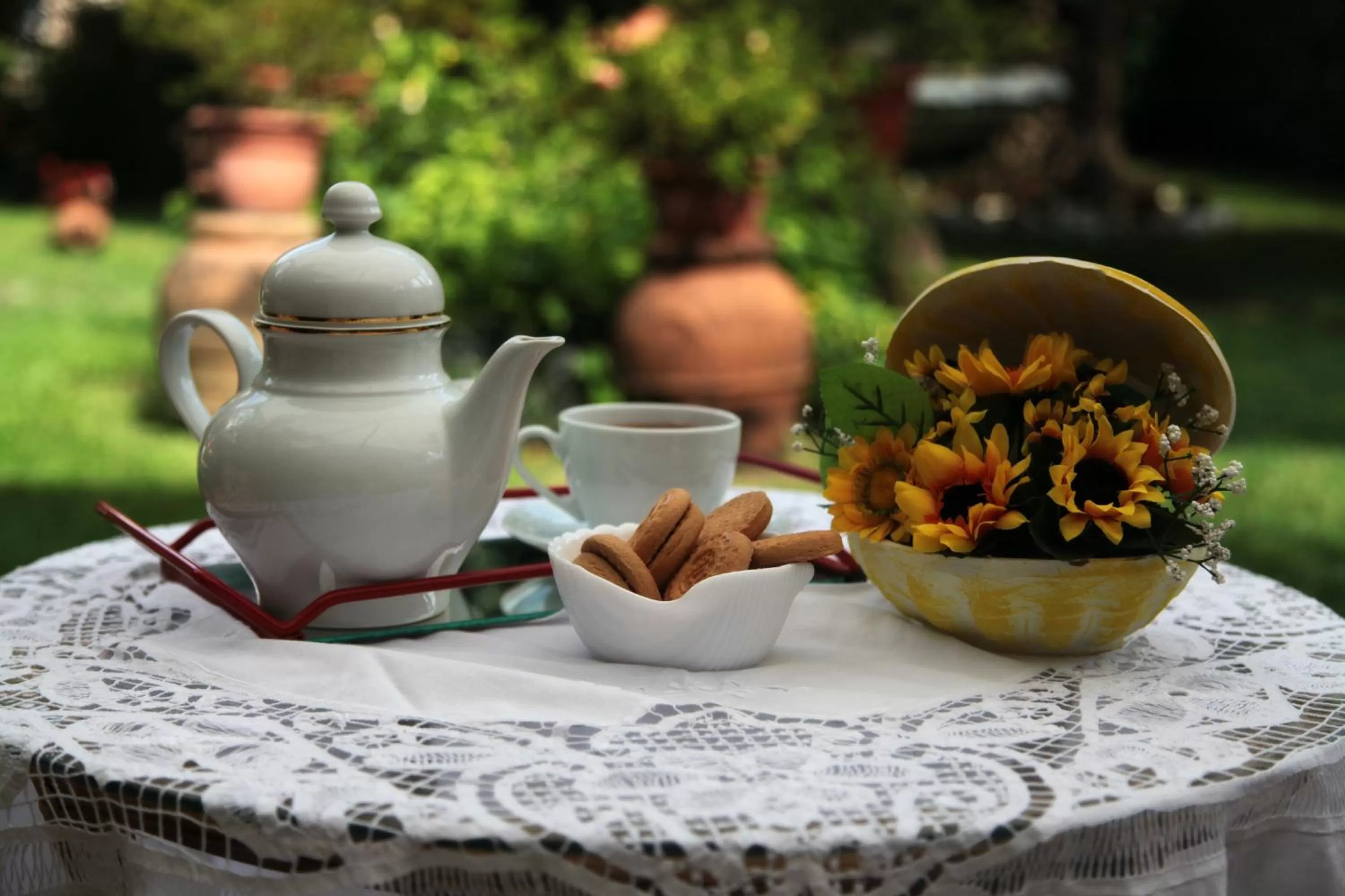 Facade/entrance in Casa del Girasole