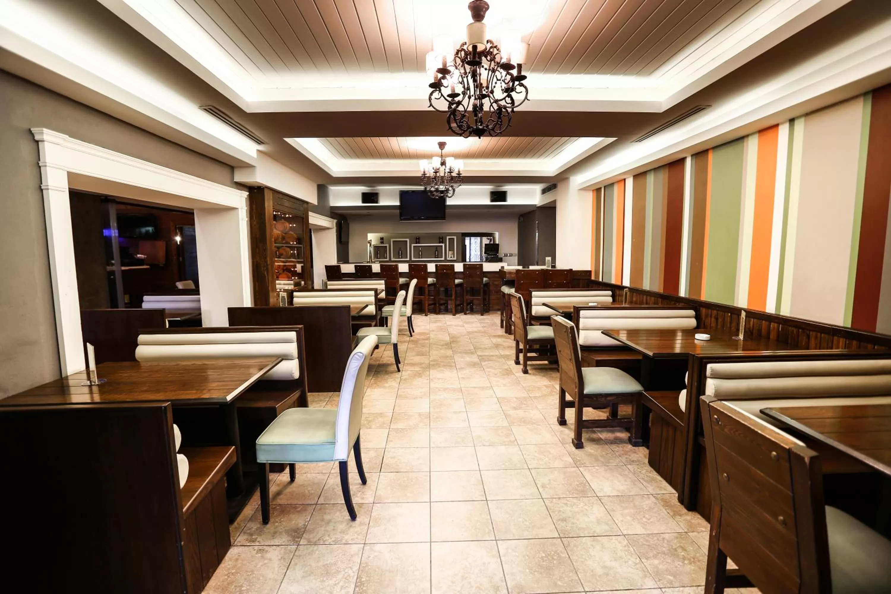 Restaurant/places to eat in Hisham Hotel