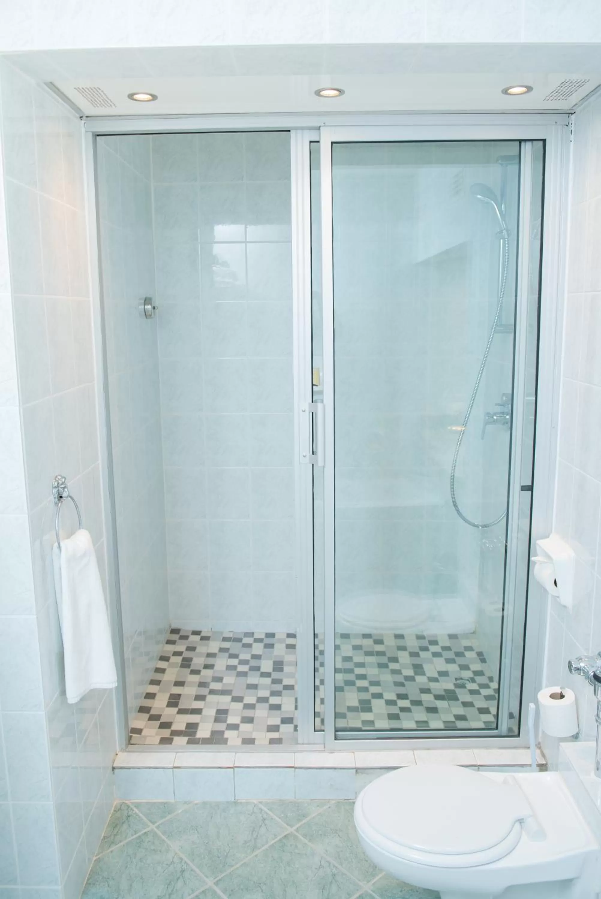 Shower in Holiday Inn - Mutare by IHG