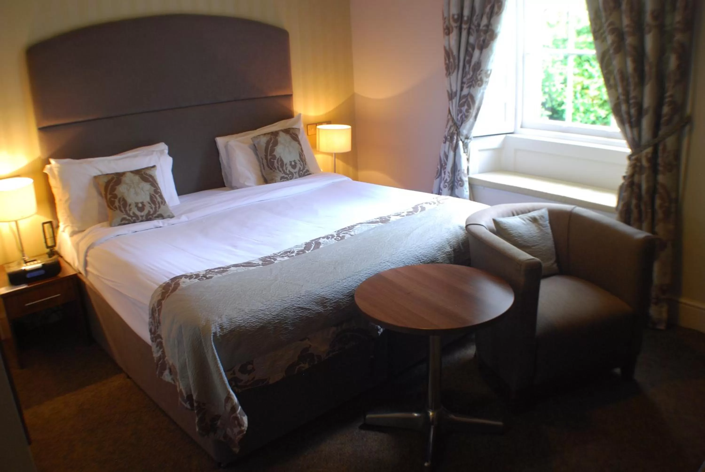 Bed in The Salisbury Hotel
