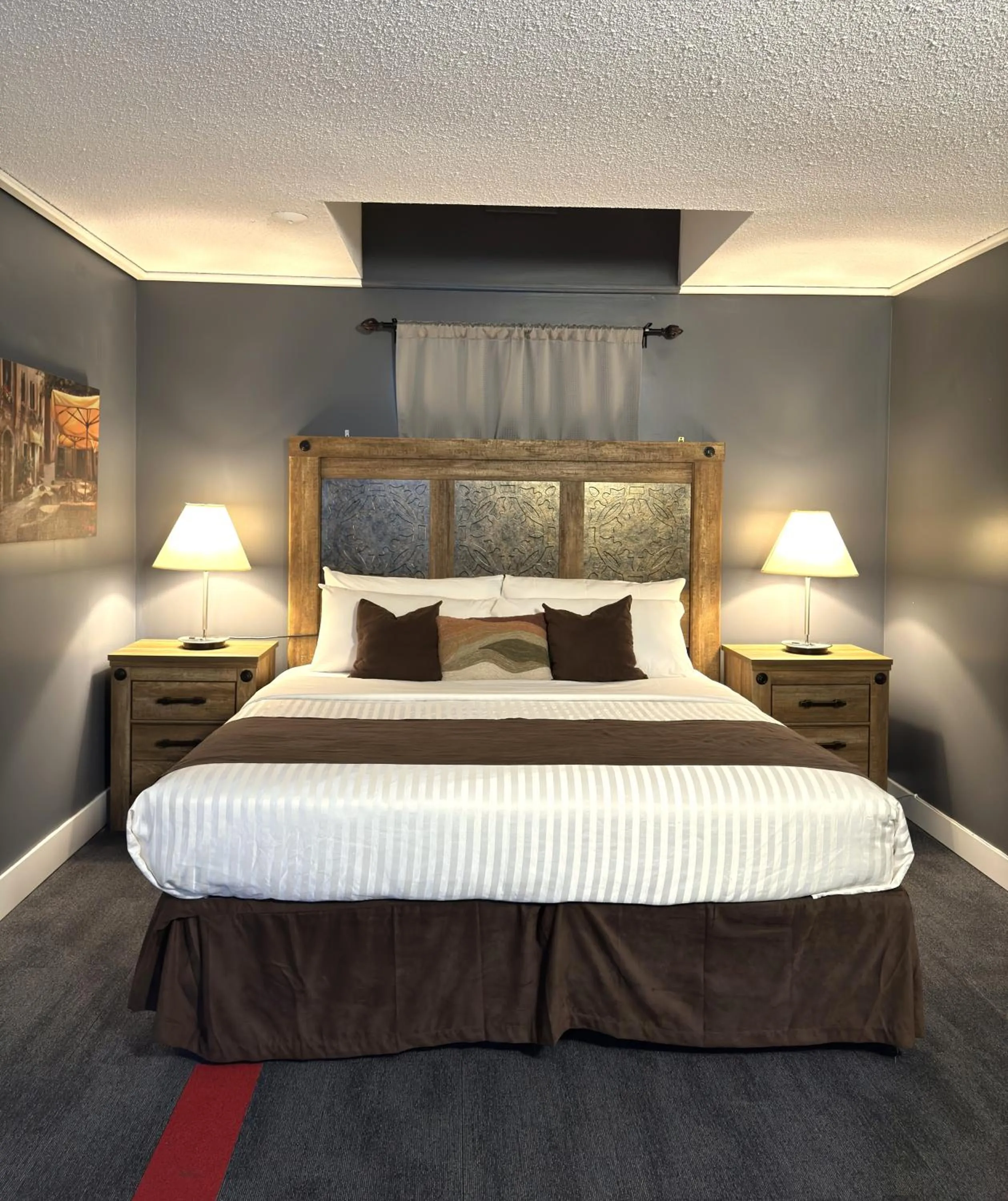 Bed in Divya Sutra Plaza and Conference Centre, Vernon, BC