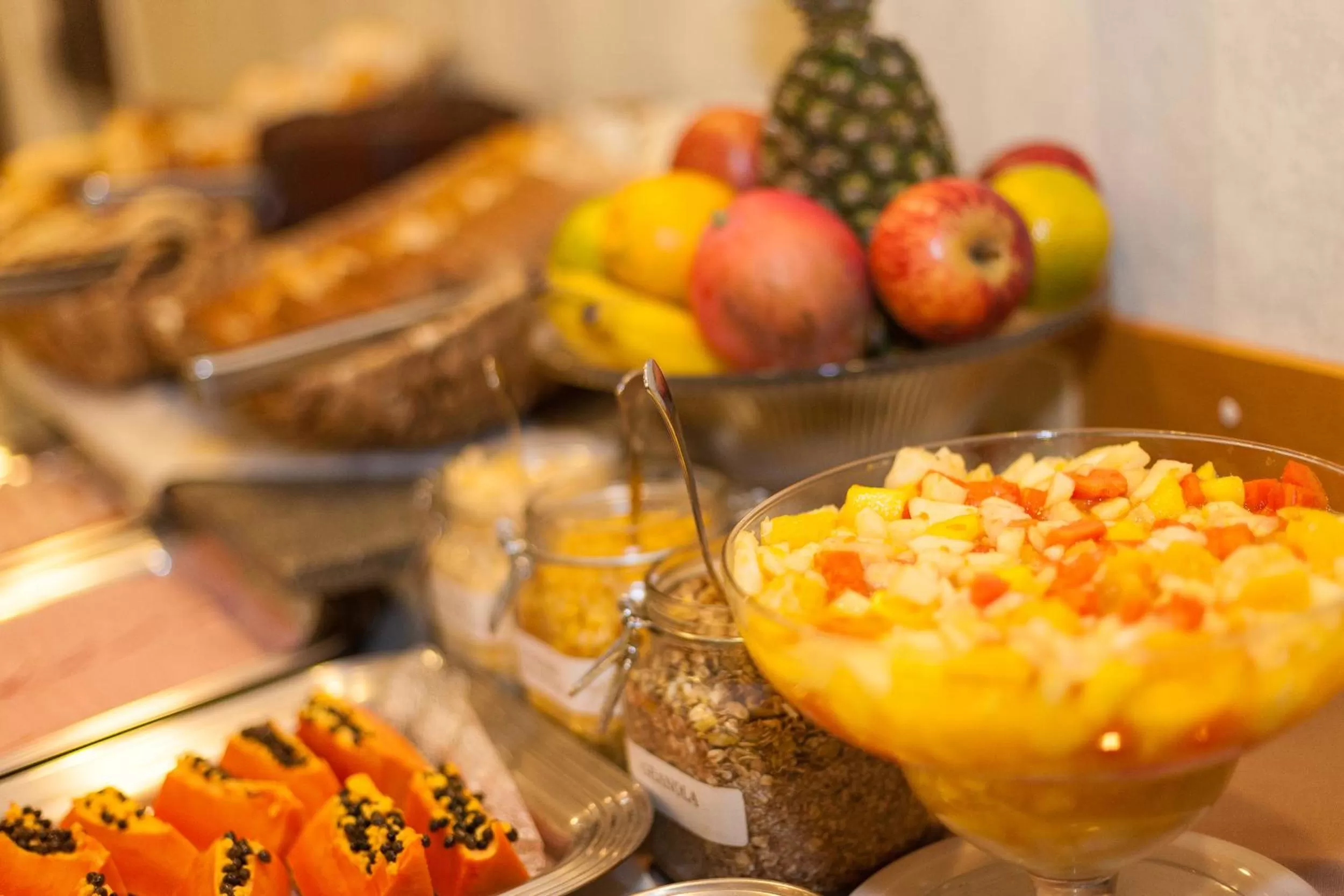 Area and facilities, Food in Tri Hotel Smart Caxias