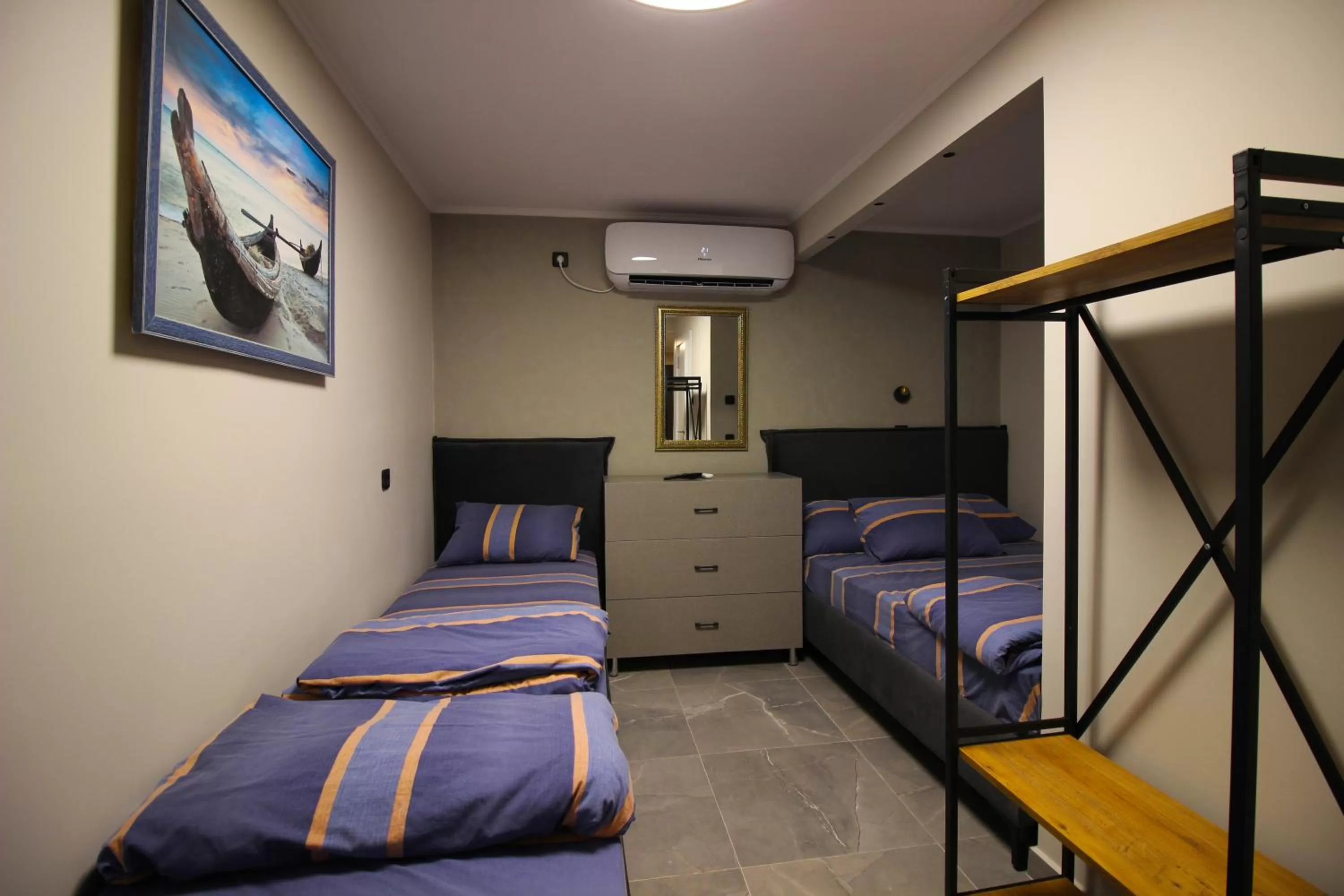 Bedroom, Bed in Sunset Inn