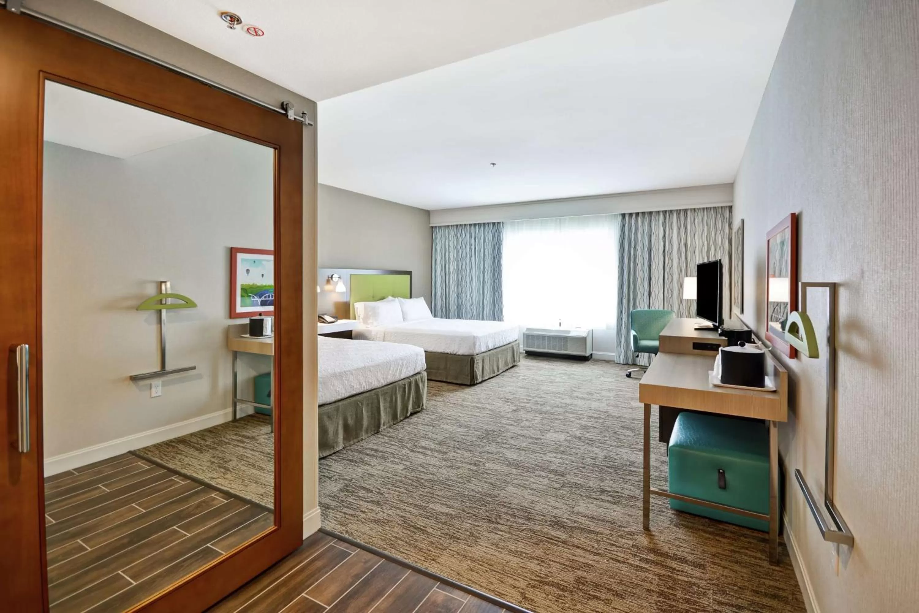 Bedroom, Bed in Hampton Inn & Suites Grants Pass