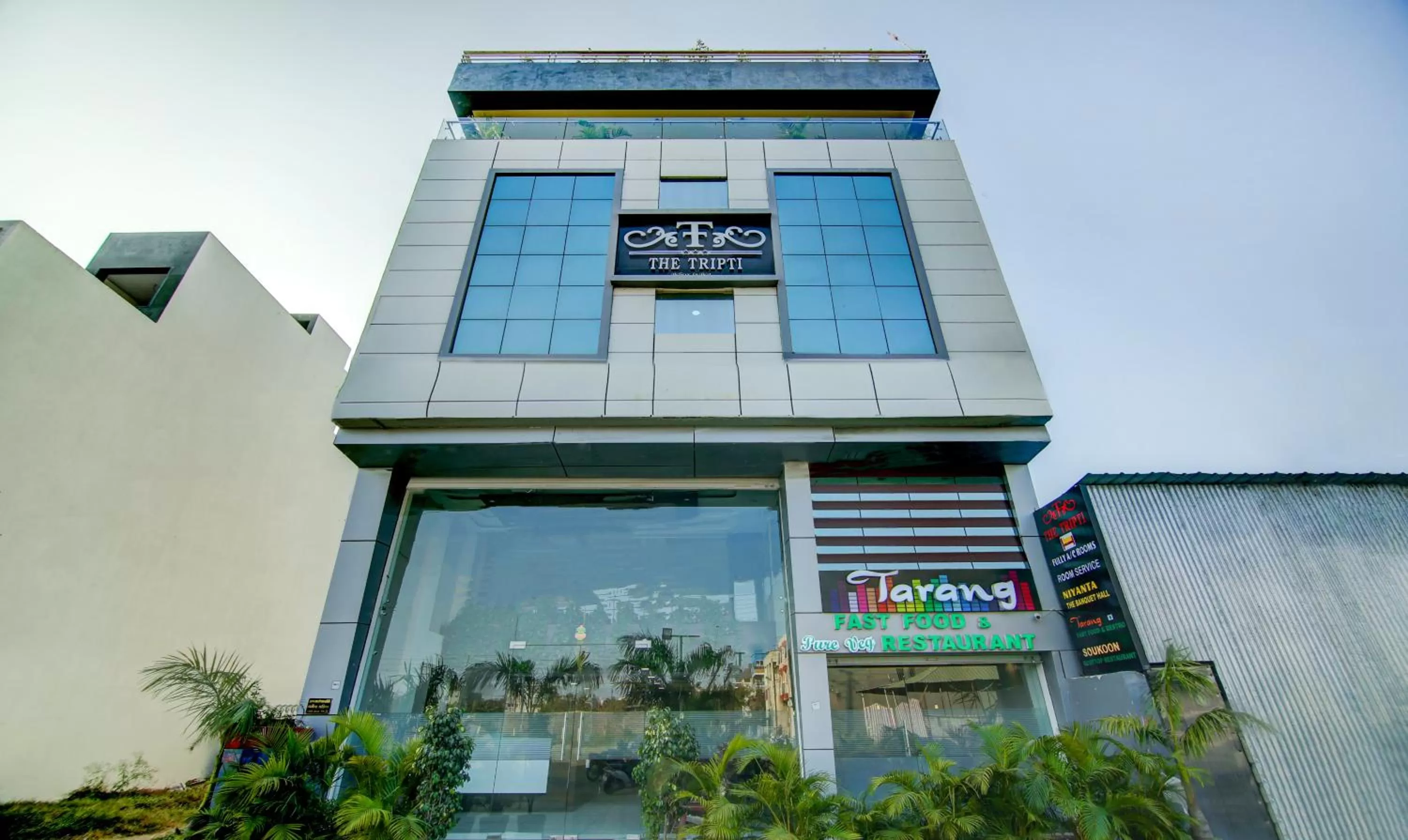 Facade/entrance in The Tripti Hotel & Banquets